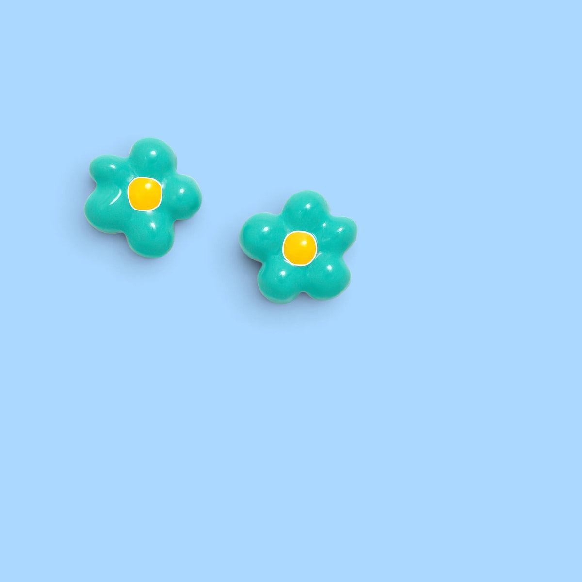 BOUCLES D'OREILLES TURQUOISE À BRELOQUES FLORALES