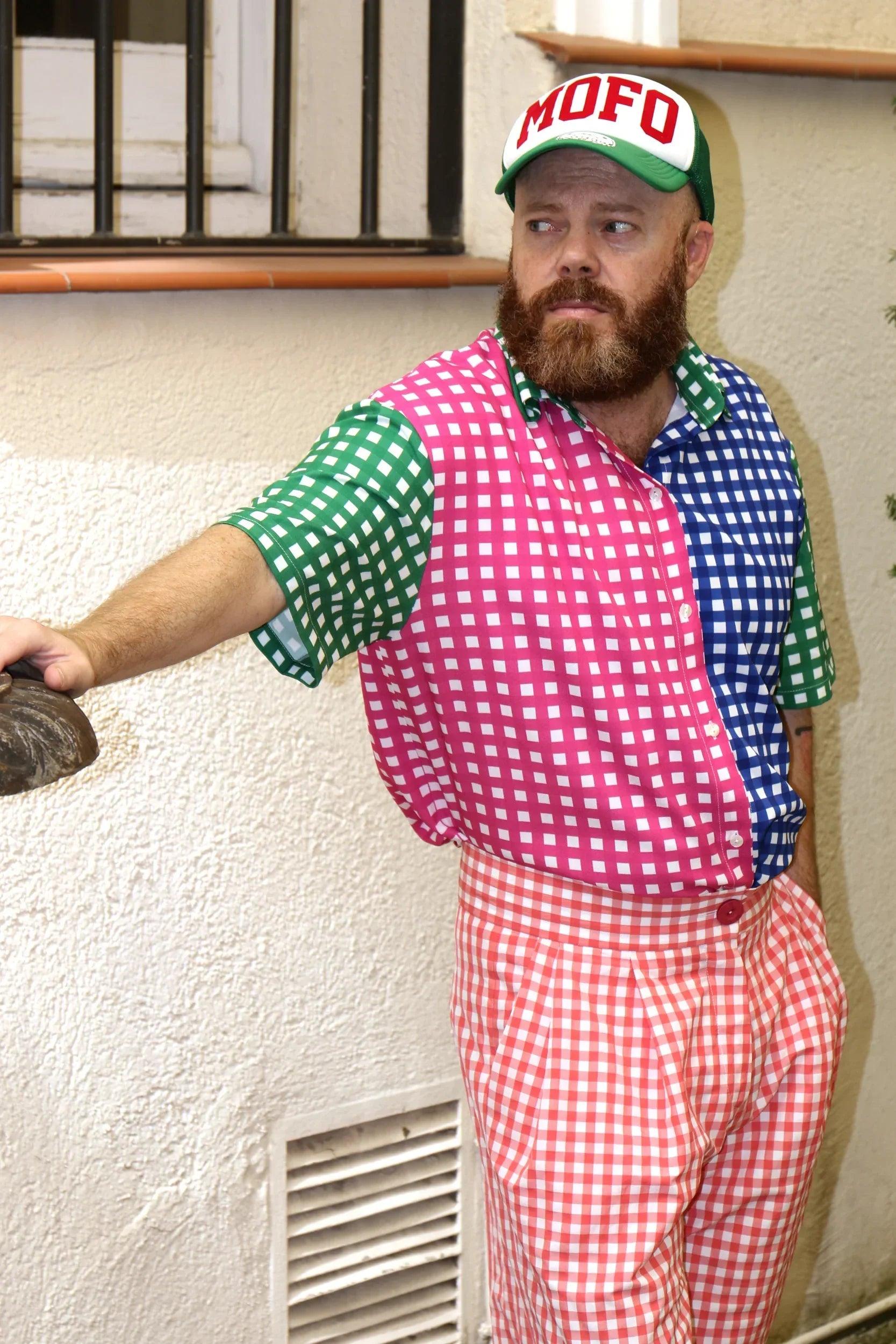 Camisa hombre Vichy en bloques magenta, verde y azul, manga corta y botones