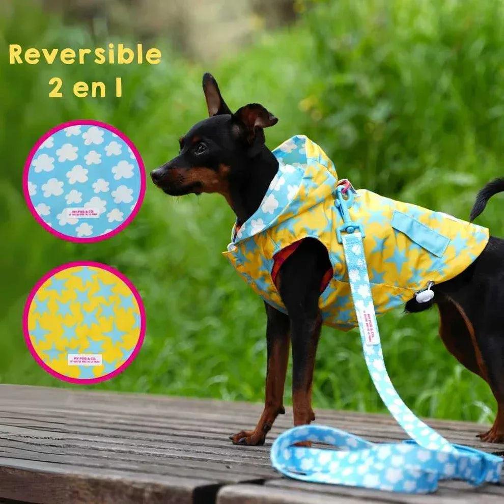 Chubasquero reversible para perro, azul claro con nubes y capucha