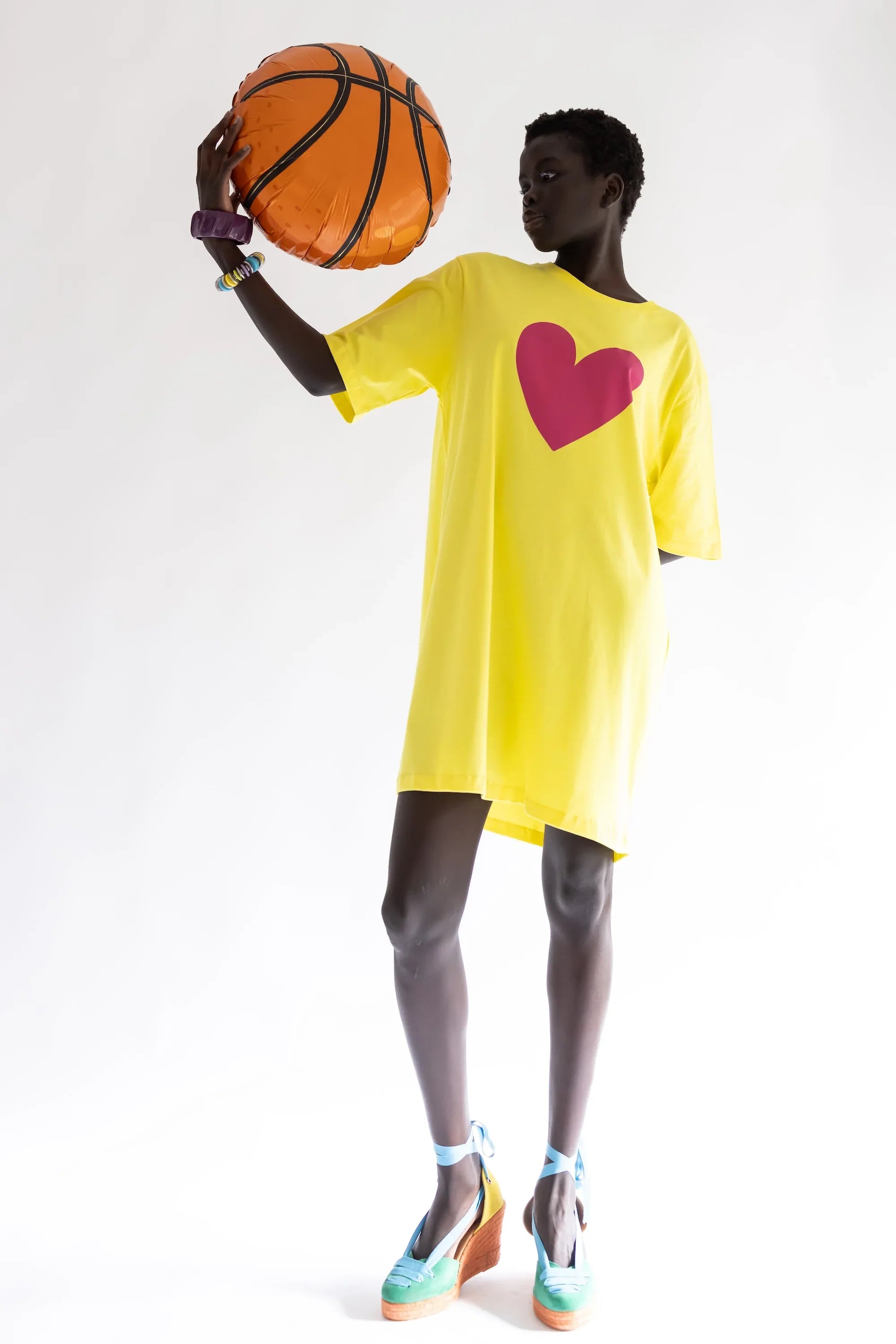 VESTIDO AMARILLO CORAZÓN FUCSIA - Agatha Ruiz de la Prada