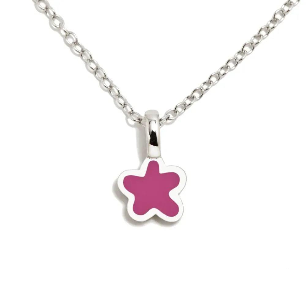 Collar con colgante de flor fucsia y cadena plateada
