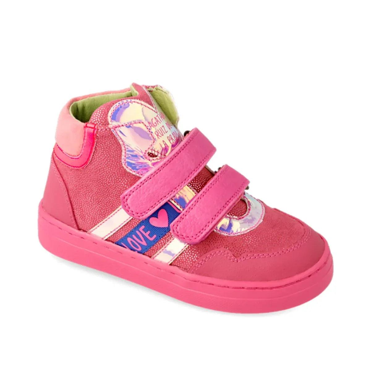 Botín infantil rosa con velcros dobles y panel gráfico con cinta “LOVE”