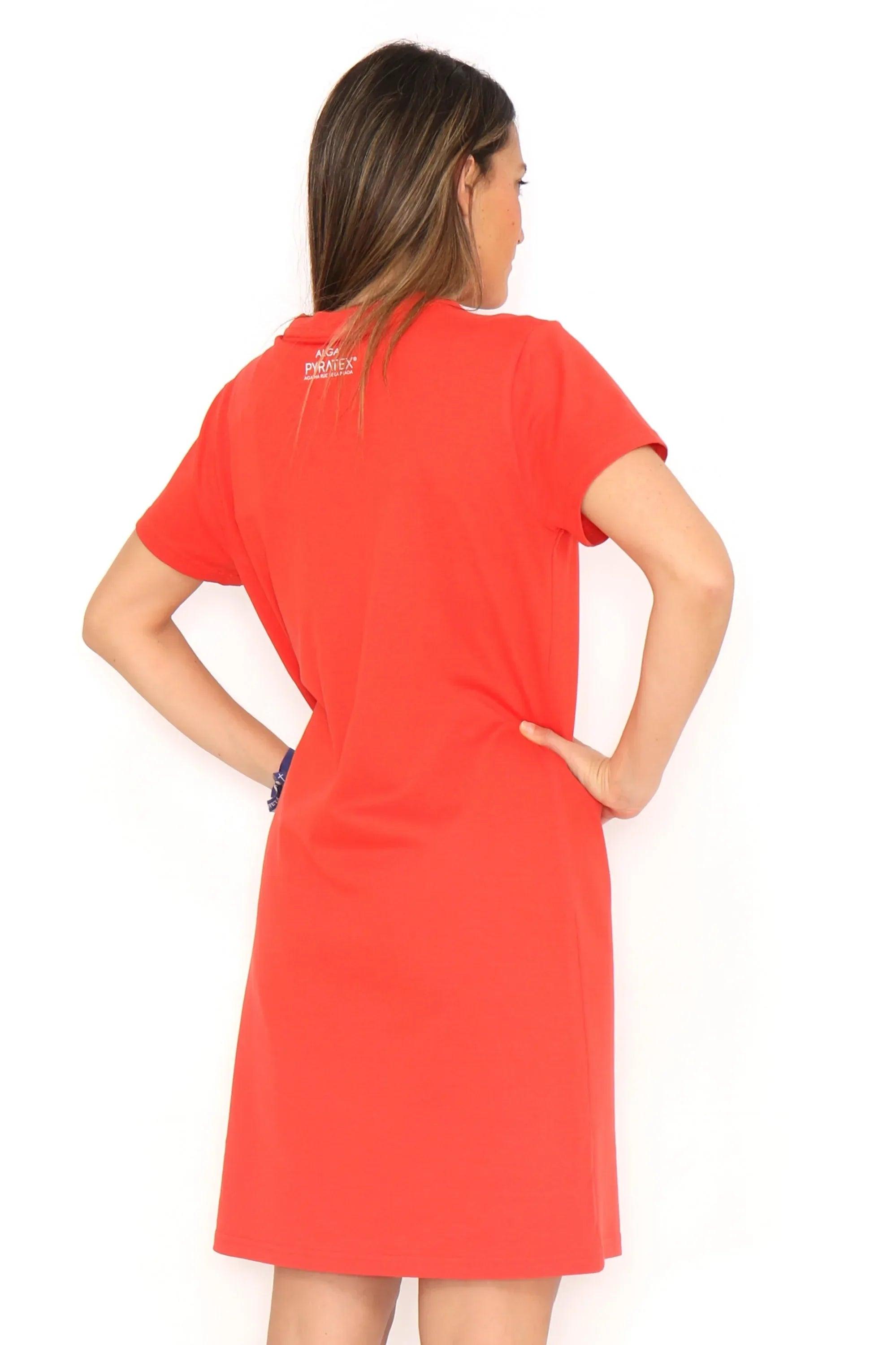 Vestido rojo de mangas cortas con cuello redondo, vista trasera