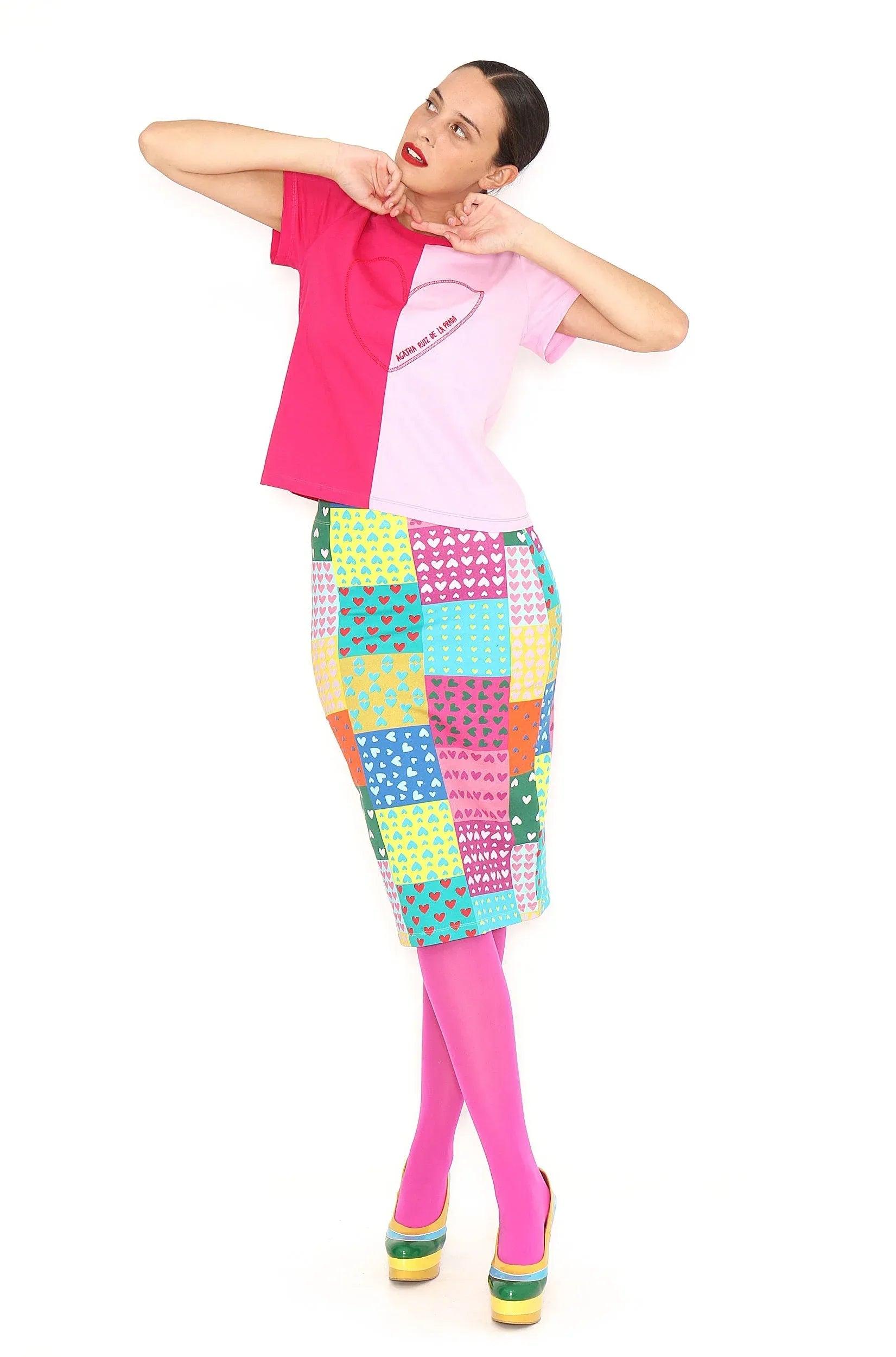 Falda lápiz patchwork colorida con bloques y motivos, falda entallada.