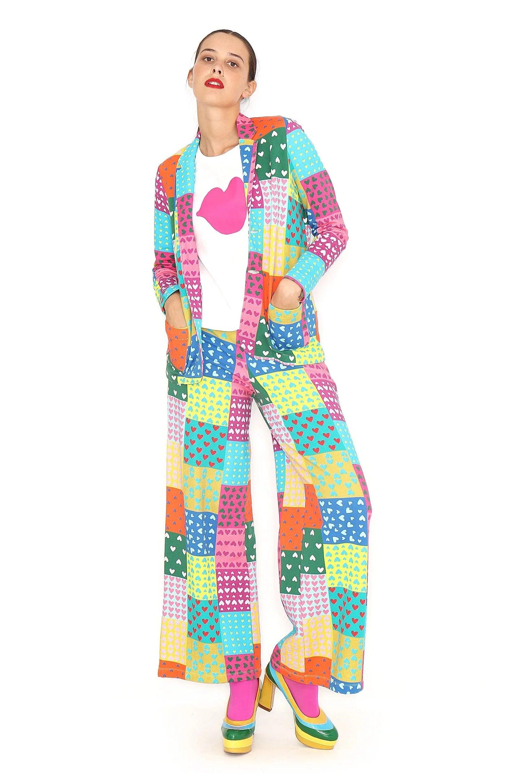 Pantalón patchwork de pierna ancha, estampado a cuadros multicolor y corazones
