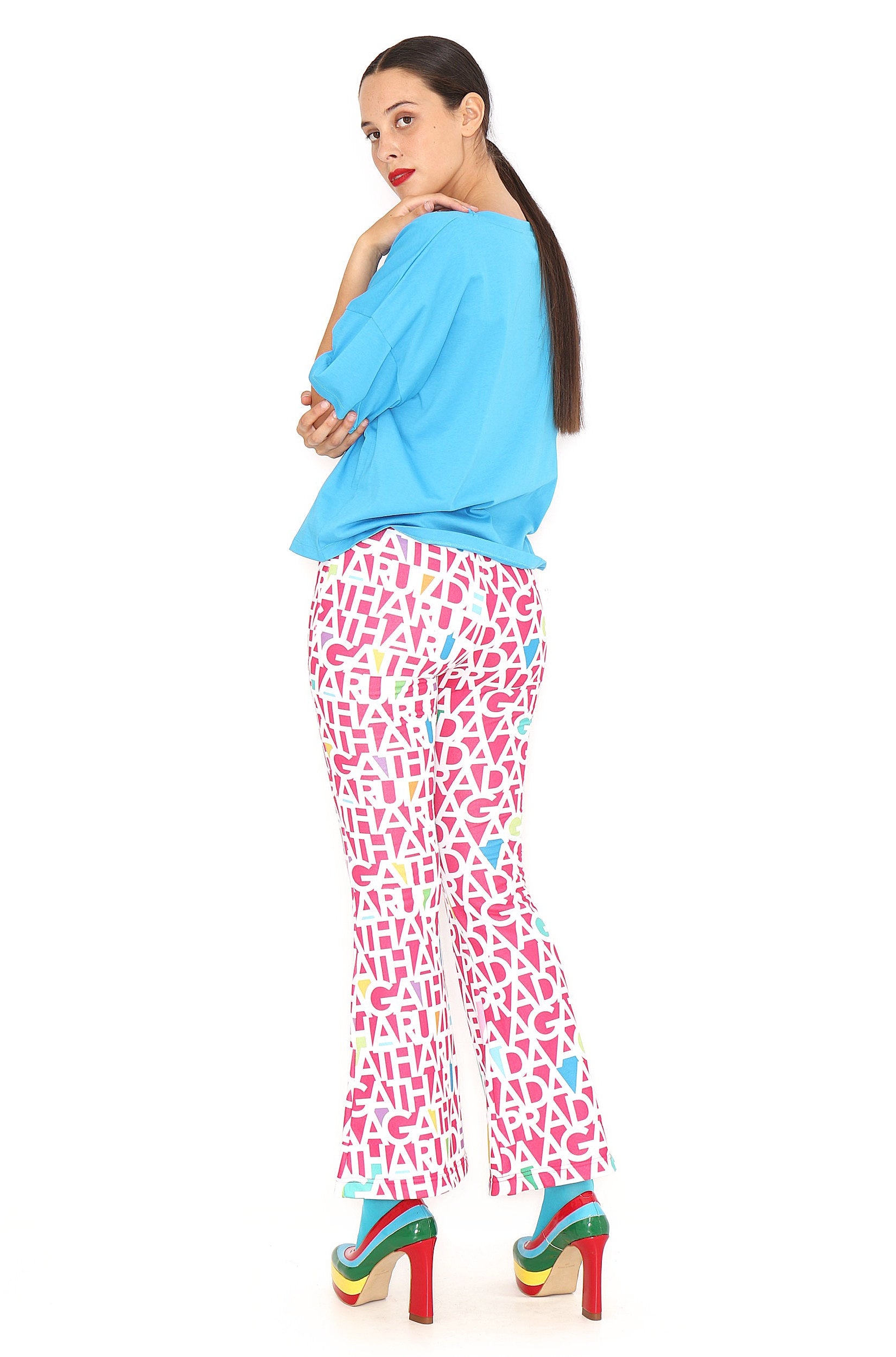 PANTALON FUCSIA LETRAS BLANCAS