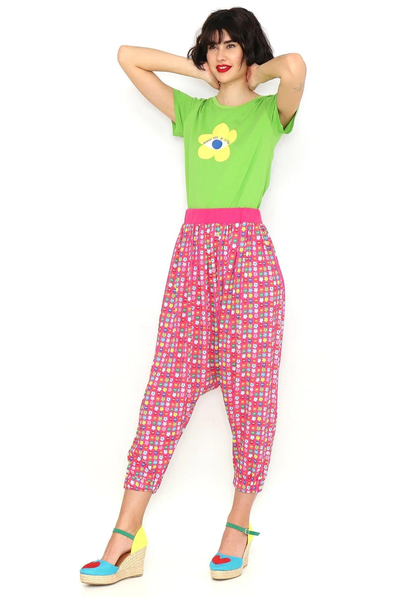 Pantalón estampado tiro bajo rosa y multicolor, cintura elástica, pierna capri entallada