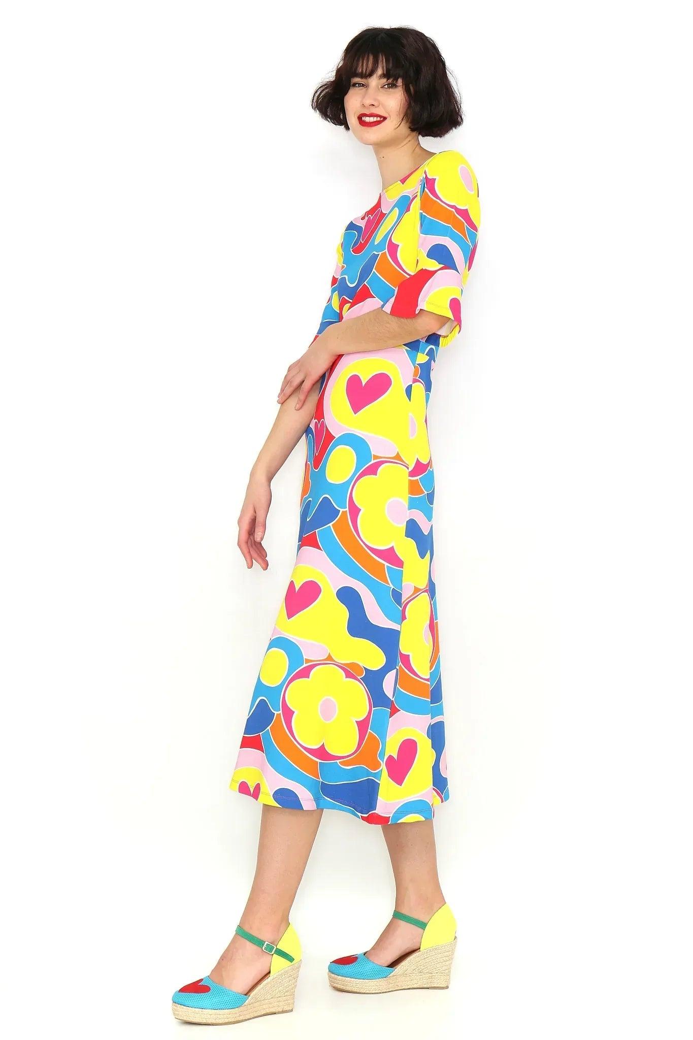 Vestido midi estampado multicolor con manga globo y cintura ceñida