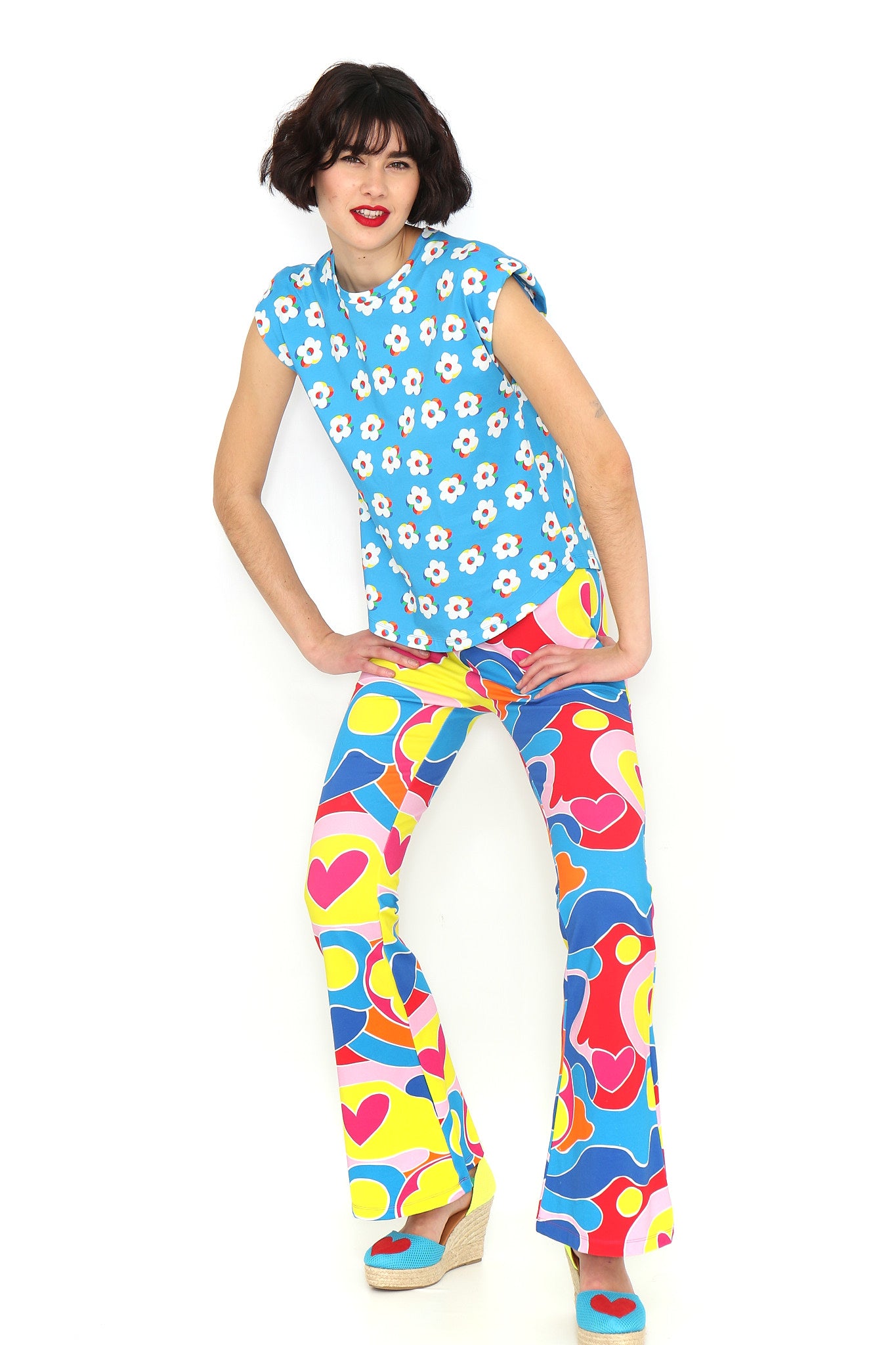 CAMISETA FLORES HOMBRERAS