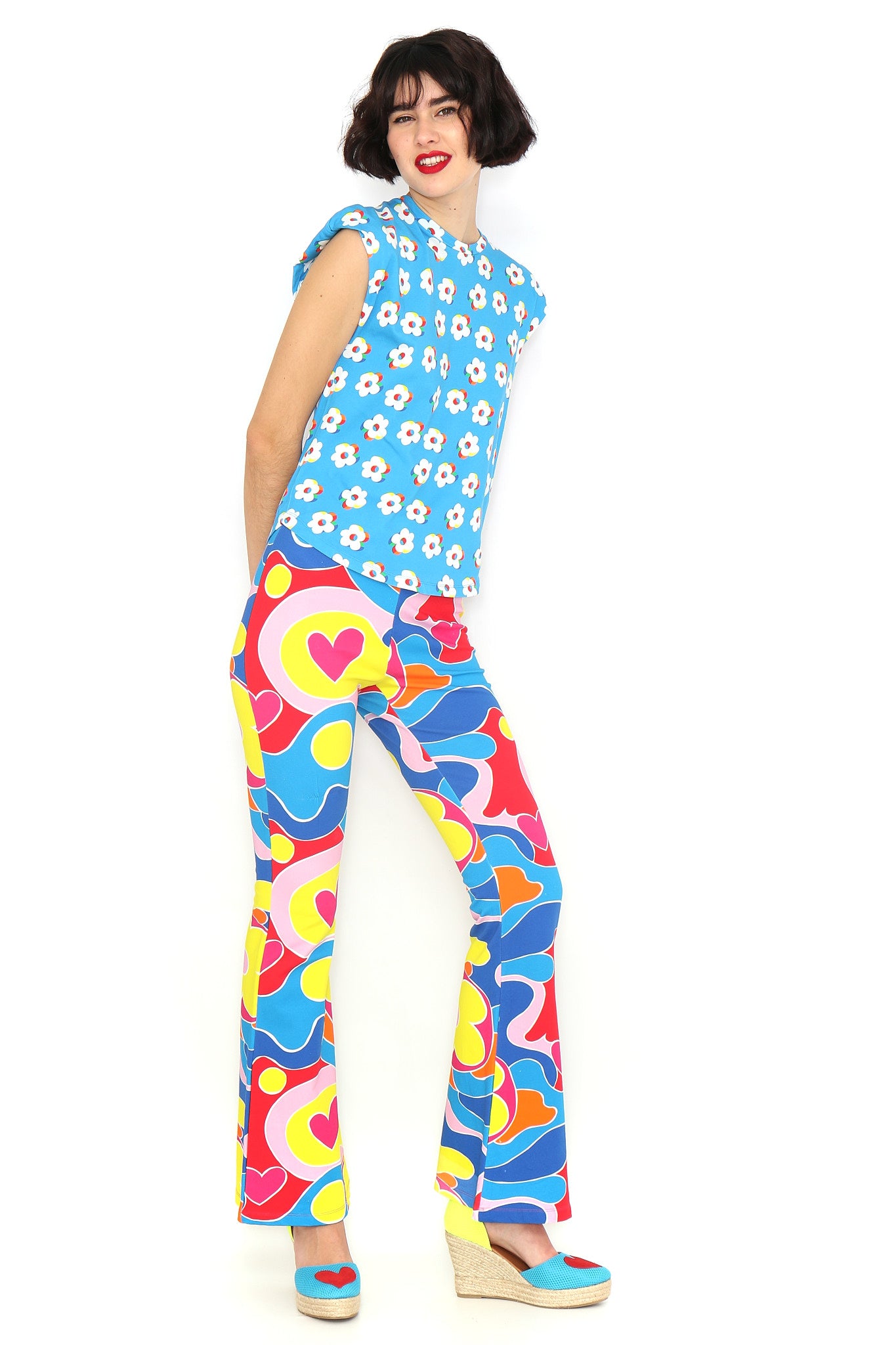 CAMISETA FLORES HOMBRERAS