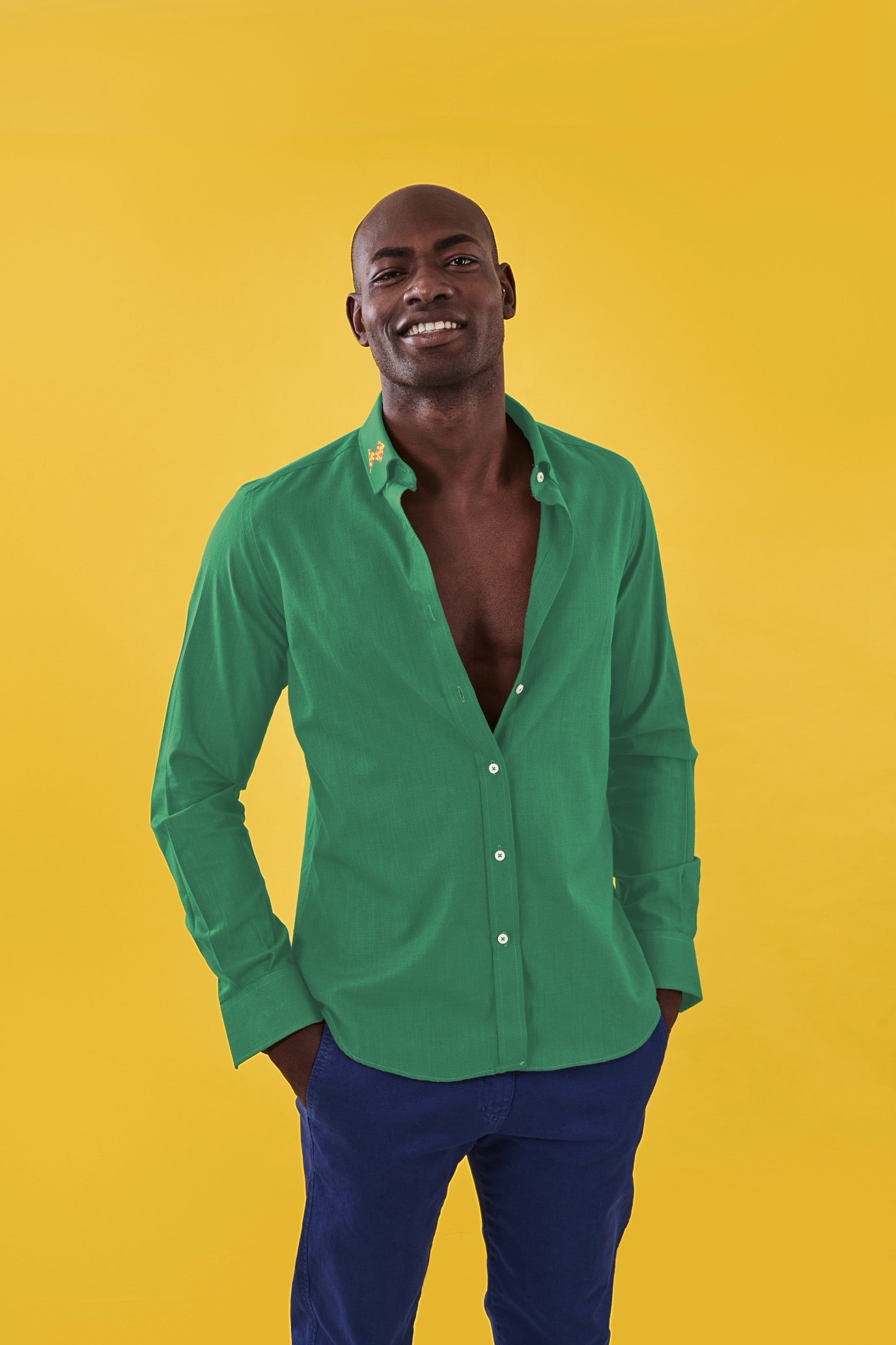 CAMISA HOMBRE VERDE RAYOS CUELLO