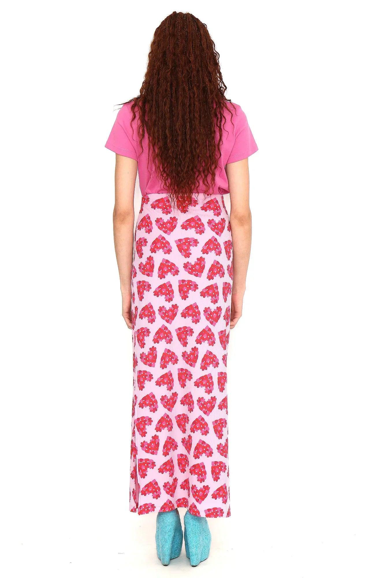 Falda larga rosa con estampado de corazones, vista trasera