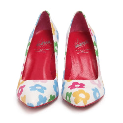 Zapatos de tacón alto con estampado floral multicolor, vista trasera.