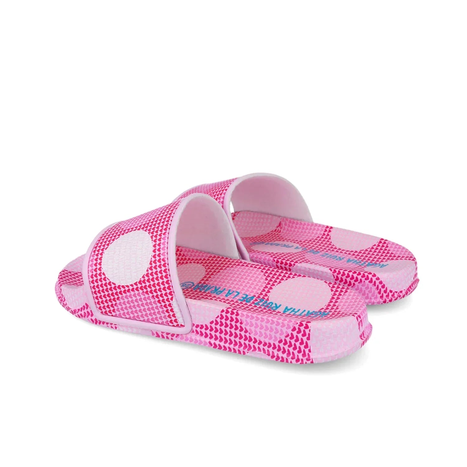 Sandalias fucsia con estampado de corazones blancos y suela plana