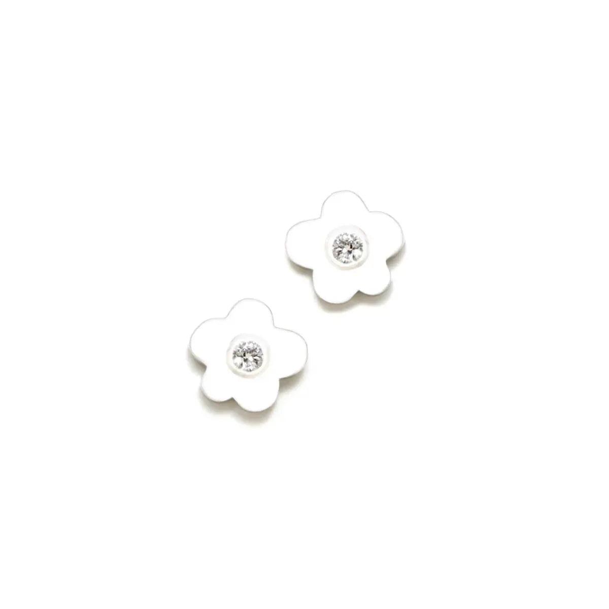 Pendientes bebé de flor con pétalos blancos y pedrería al centro, par