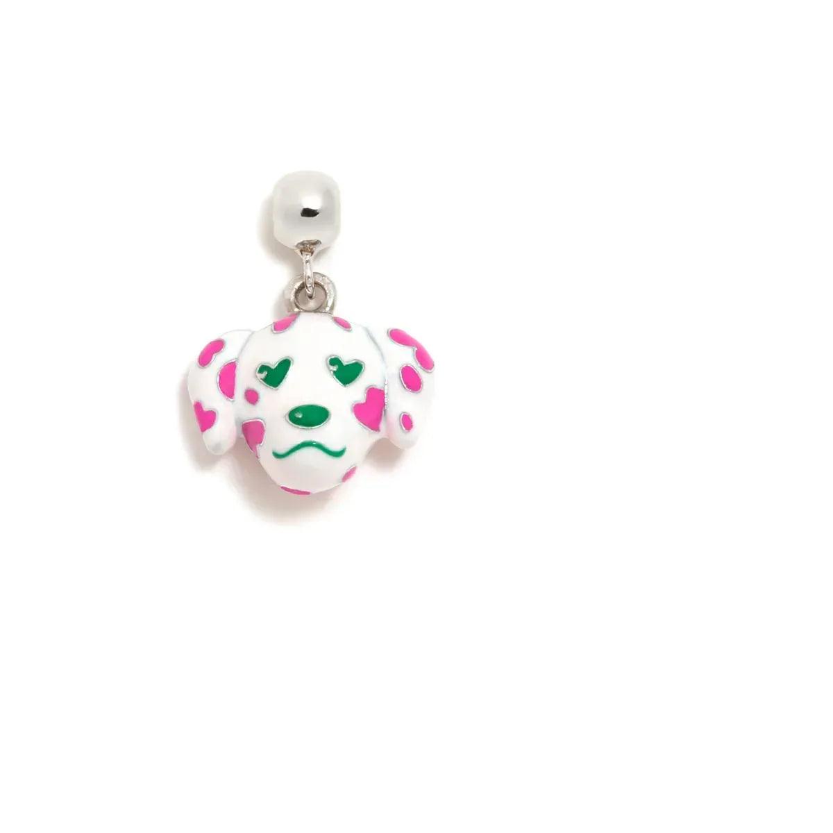 Encanto de perro dálmata blanco con manchas rosas y anilla metálica