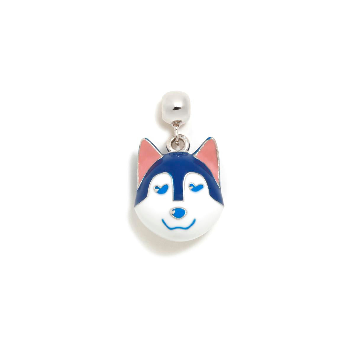 Colgante de perro con cara azul y blanca, orejas rosas, sin cadena, acabado plateado.