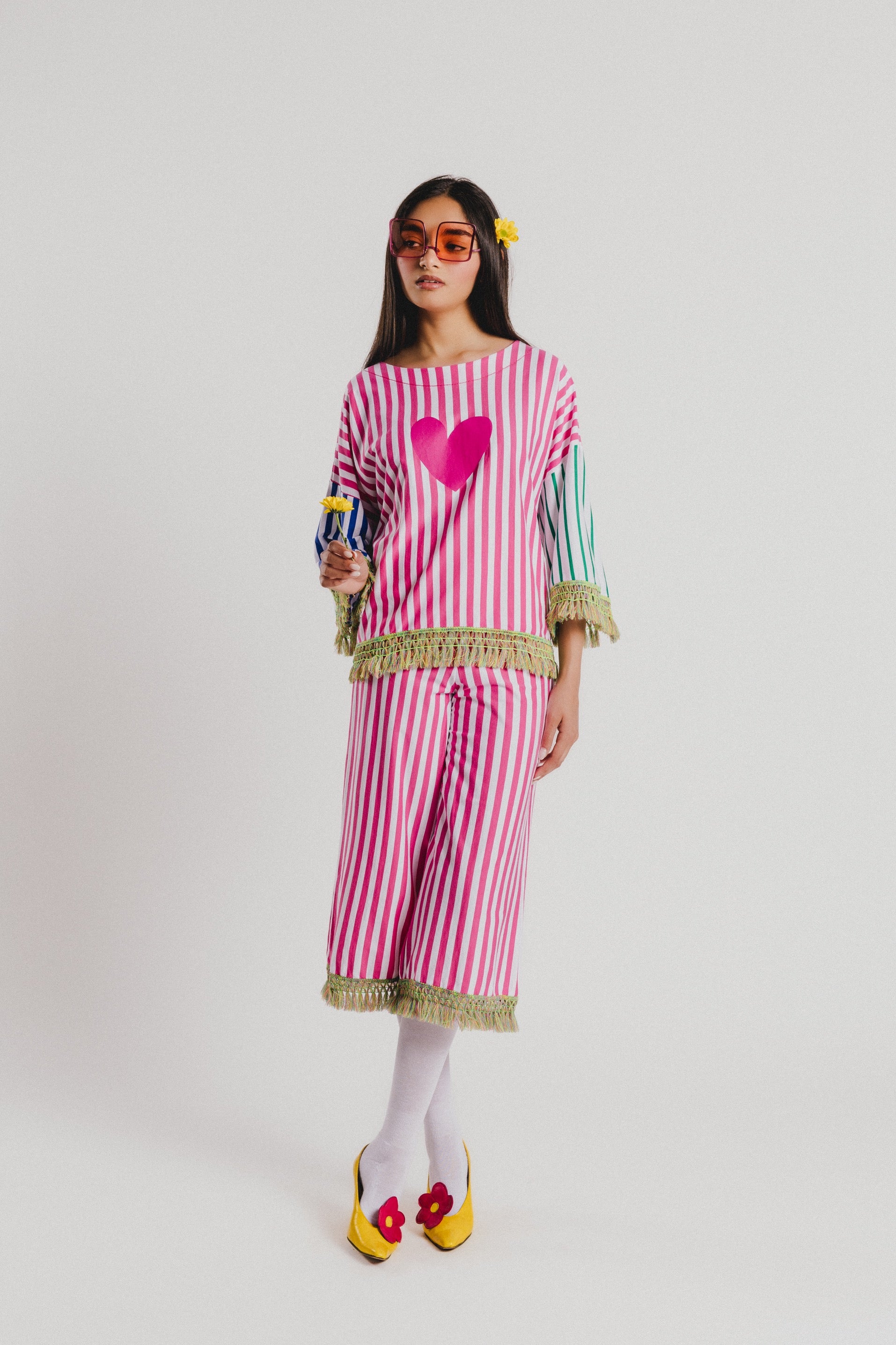 CAMISETA RAYAS COLORES CORAZON