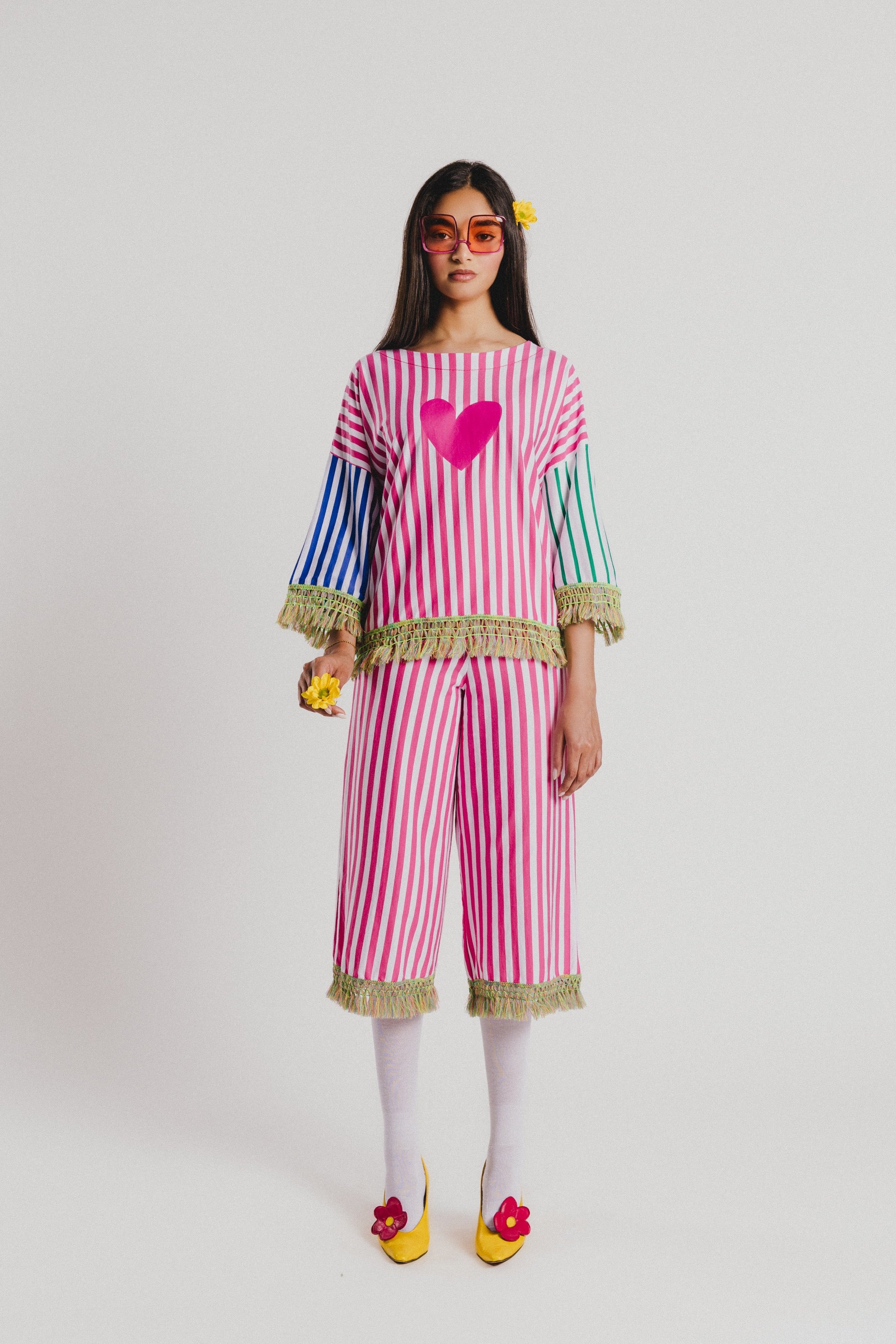 CAMISETA RAYAS COLORES CORAZON