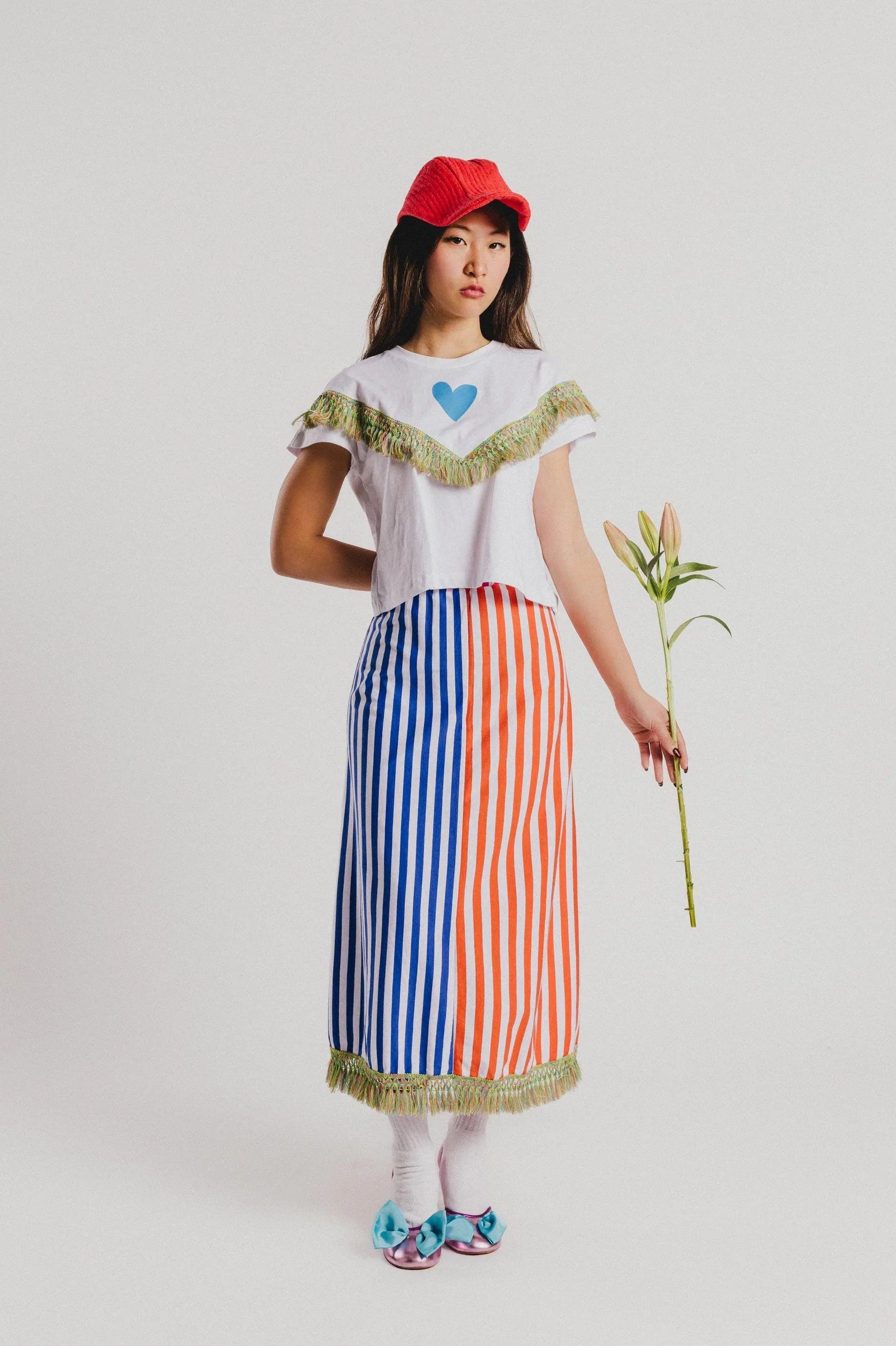 Falda larga a rayas bicolor con flecos, azul y naranja