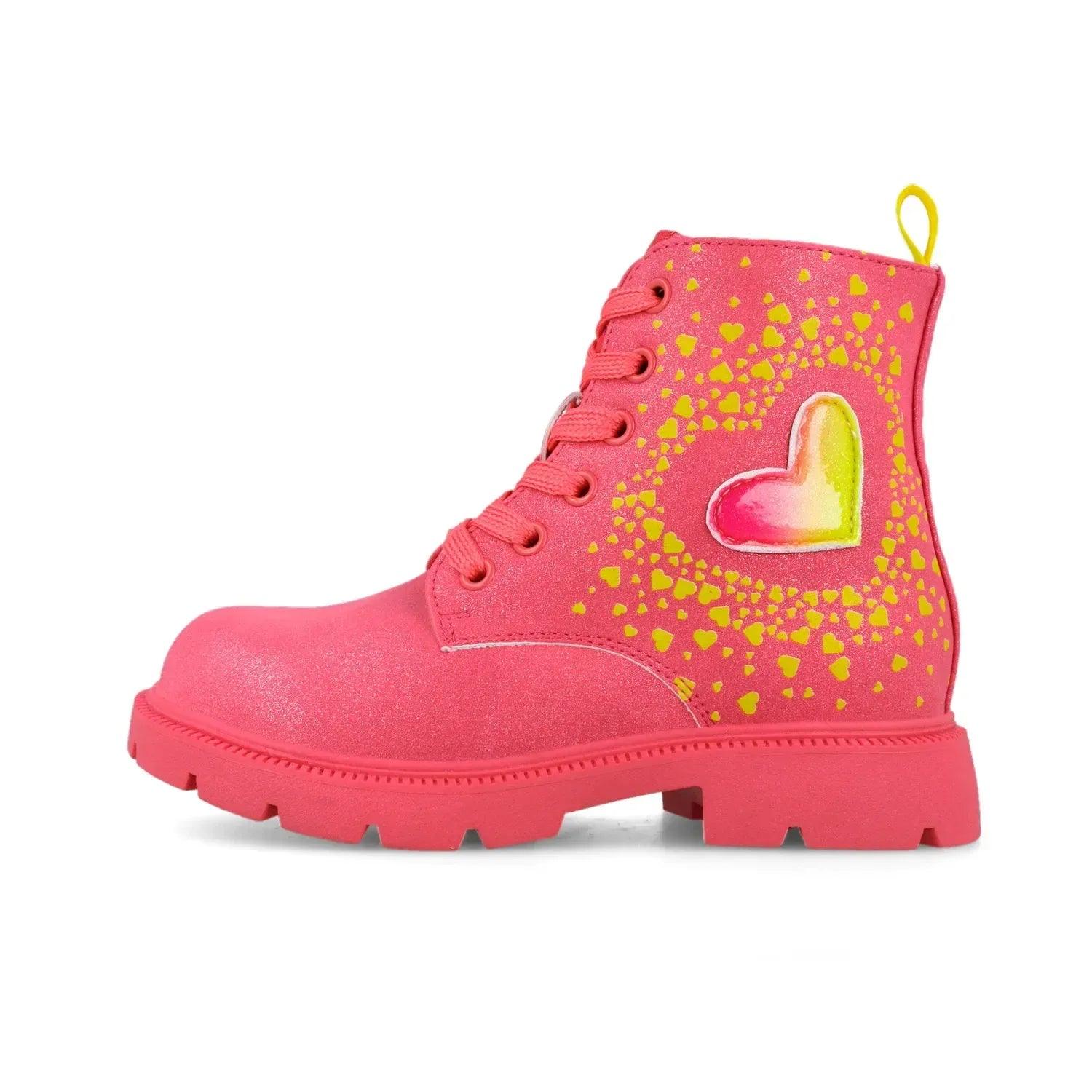 Bota infantil fucsia con cordones y corazón grande multicolor en el lateral