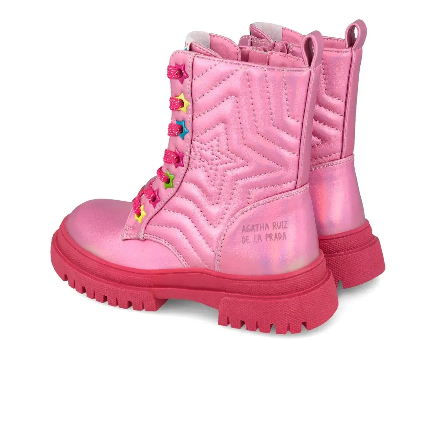 Bota metálica fucsia con acolchado, cordones multicolor, suela dentada y AGATHA RUIZ DE LA PRADA