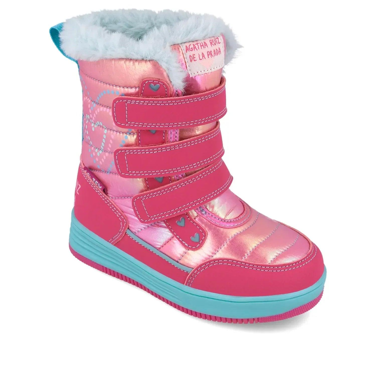 Botines fucsia con detalles iridiscentes, correas ajustables y suela turquesa, con corazones.
