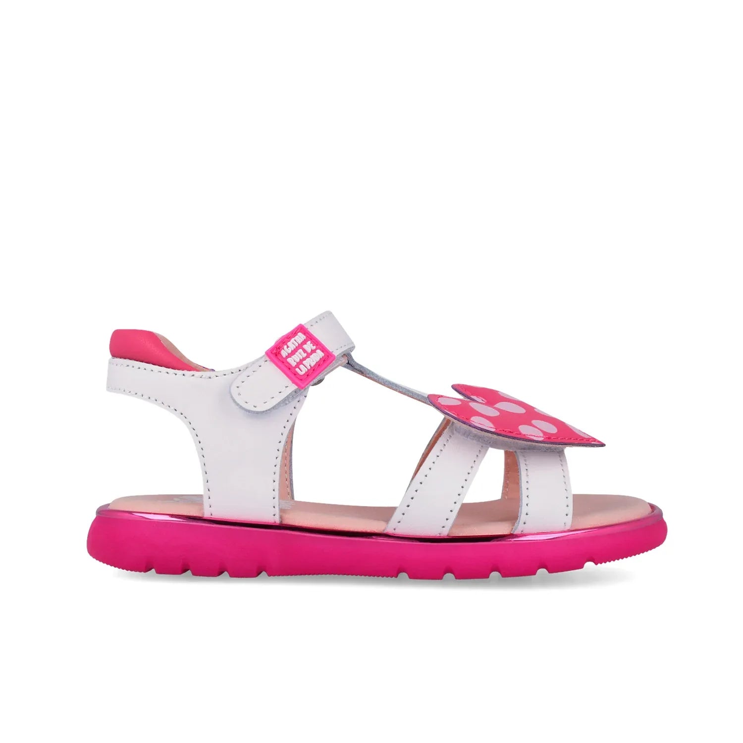 SANDALIA BLANCA CORAZON FUCSIA