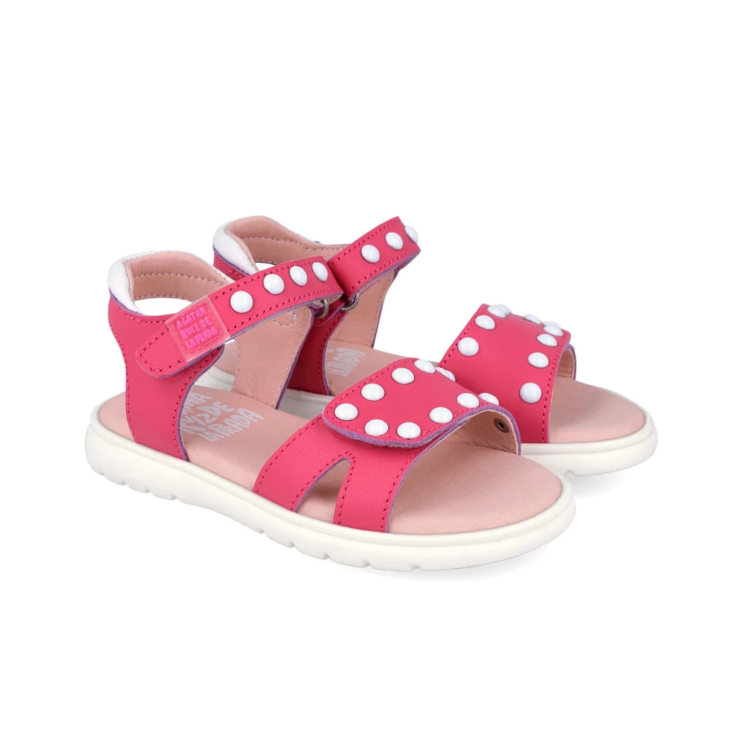 SANDALIAS TACHUELAS