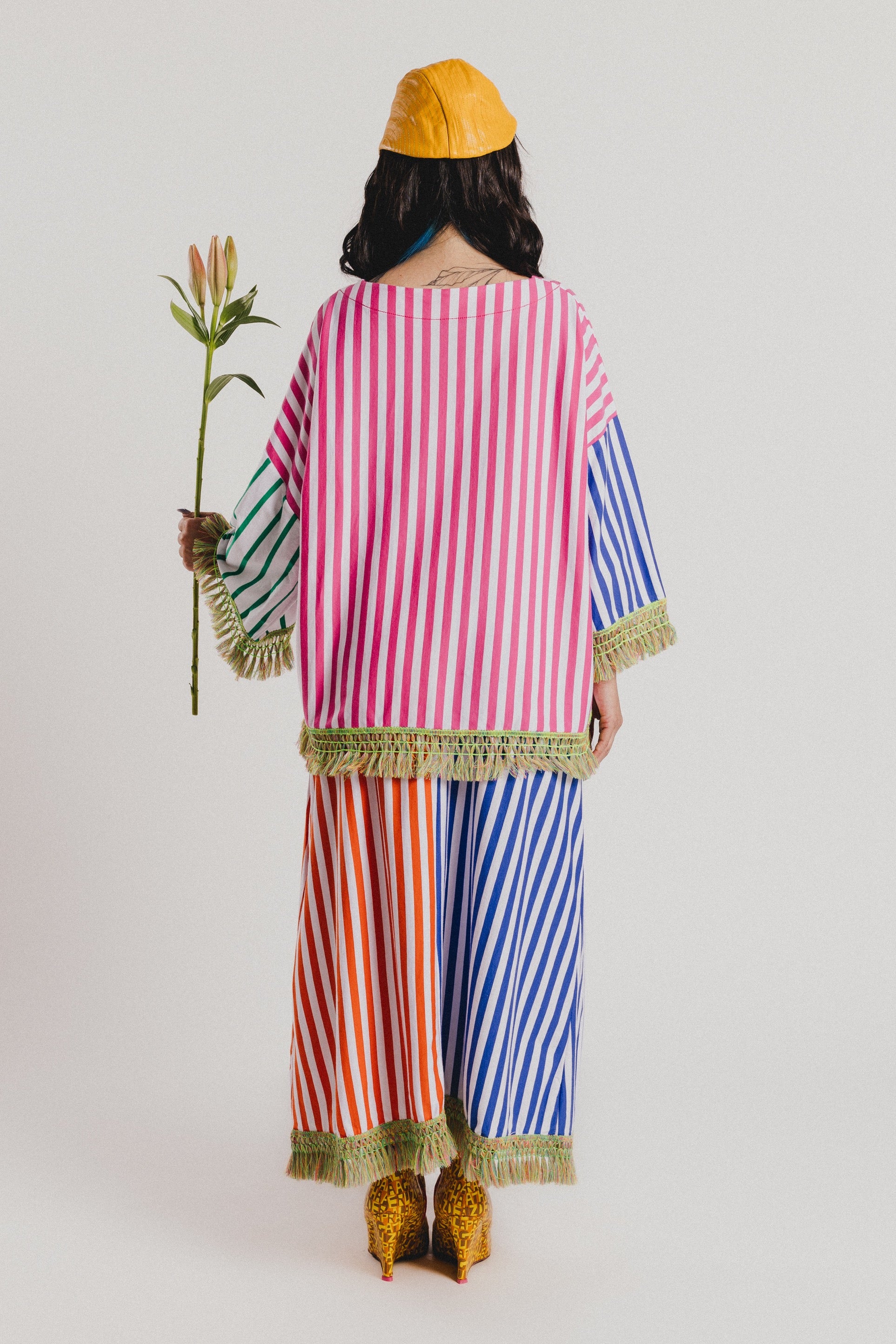 CAMISETA RAYAS COLORES CORAZON