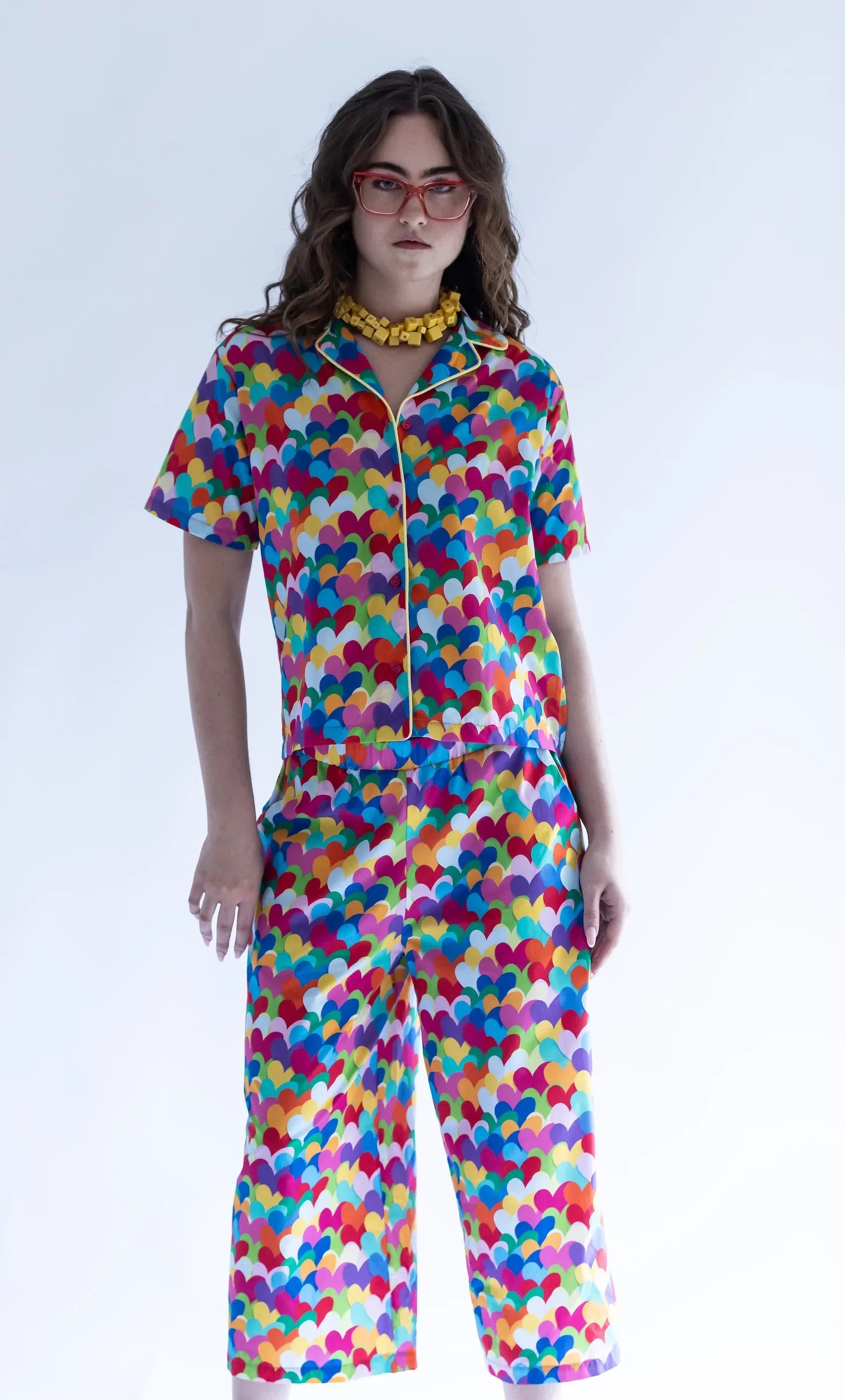 CAMISA CORAZONES MULTICOLOR