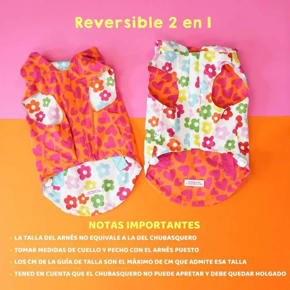 Chubasquero reversible para perro, un lado corazones y otro flores multicolor