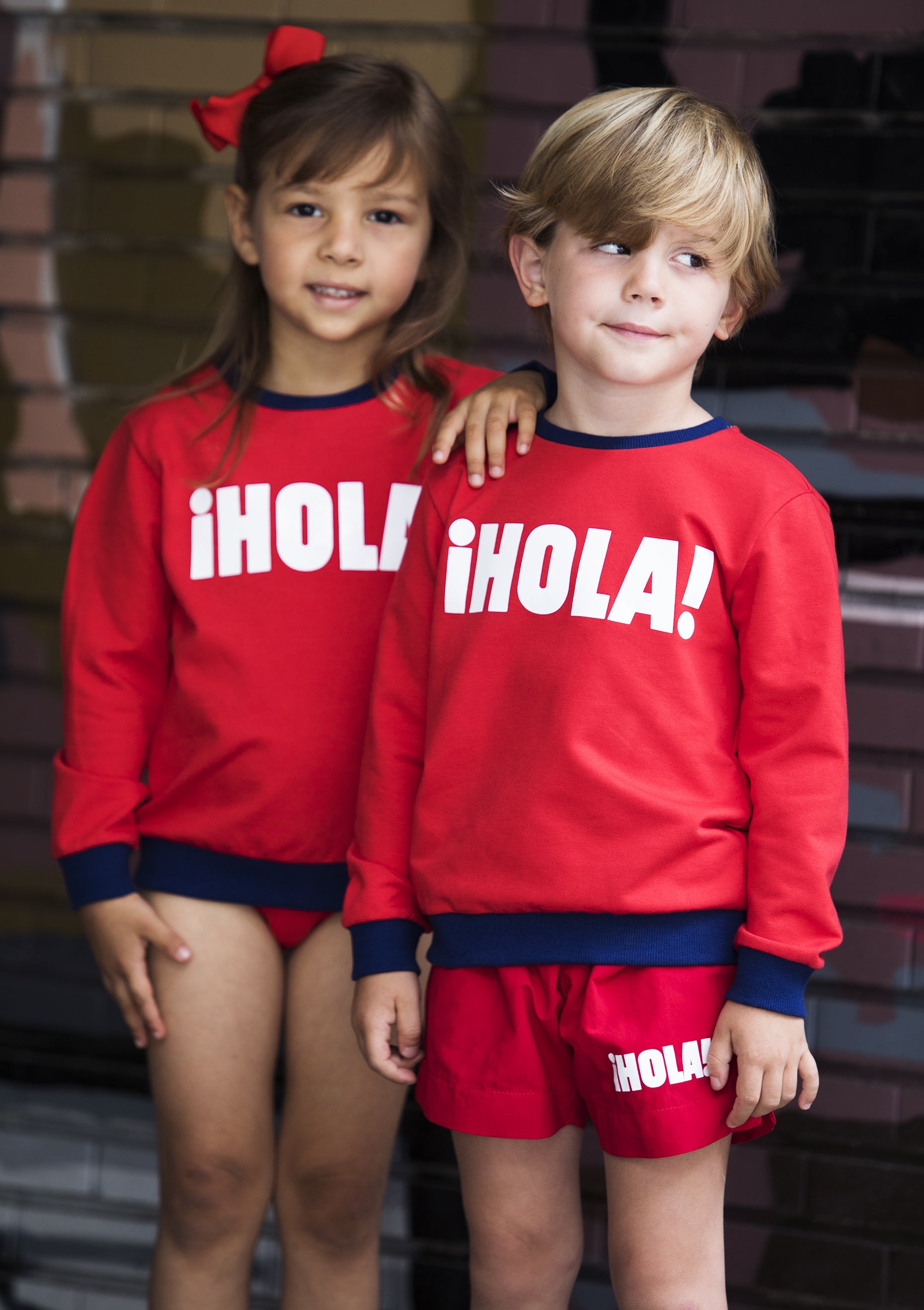 SUDADERA ROJA HOLA INFANTIL