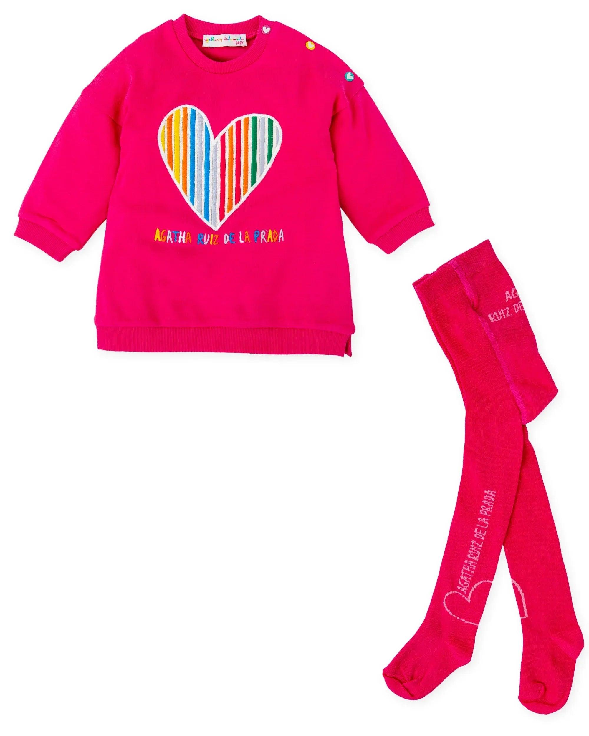 Vestido fucsia con corazón multicolor y leotardos largos con inscripción