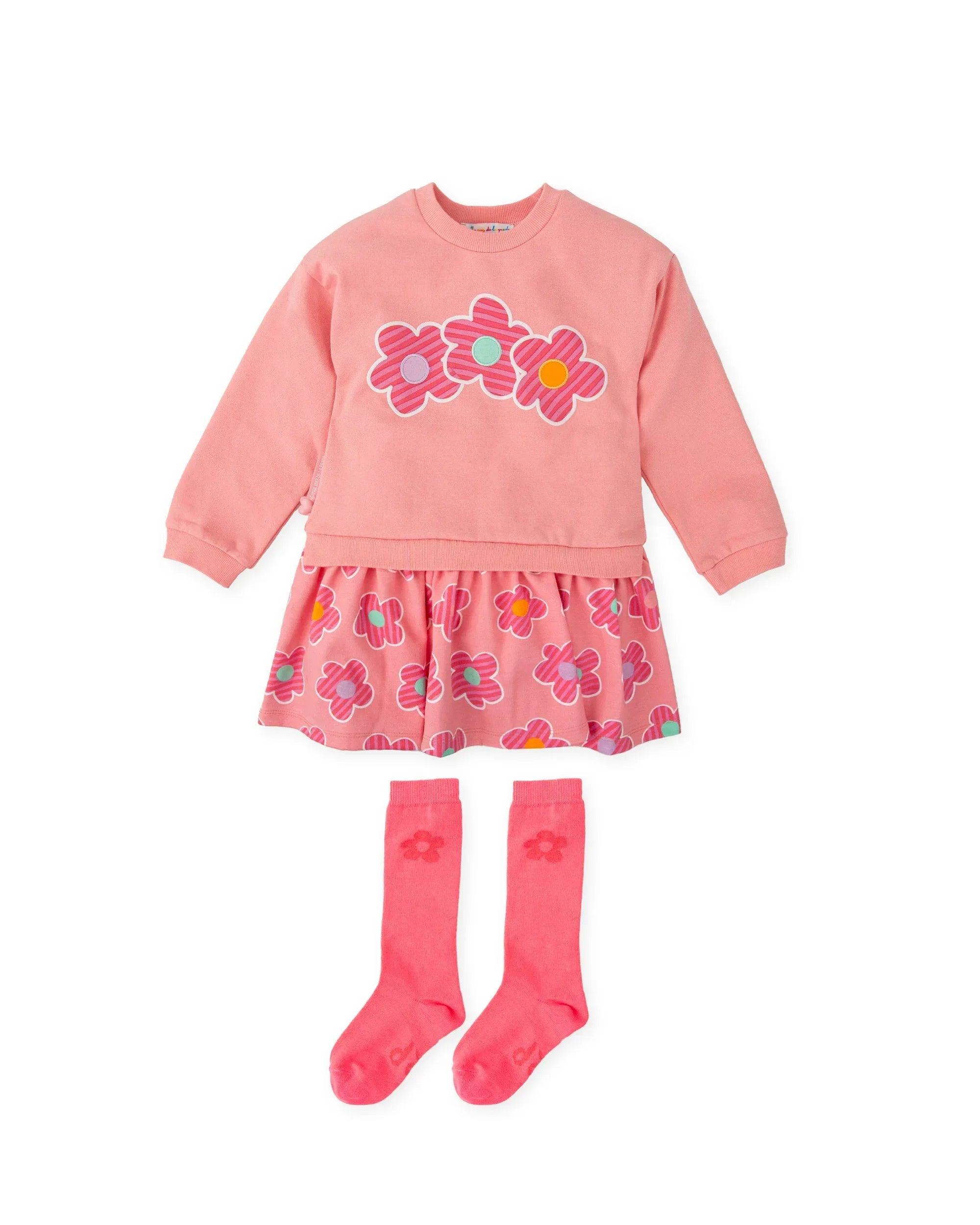 Vestido rosa de manga larga con falda estampada de flores y calcetines a juego