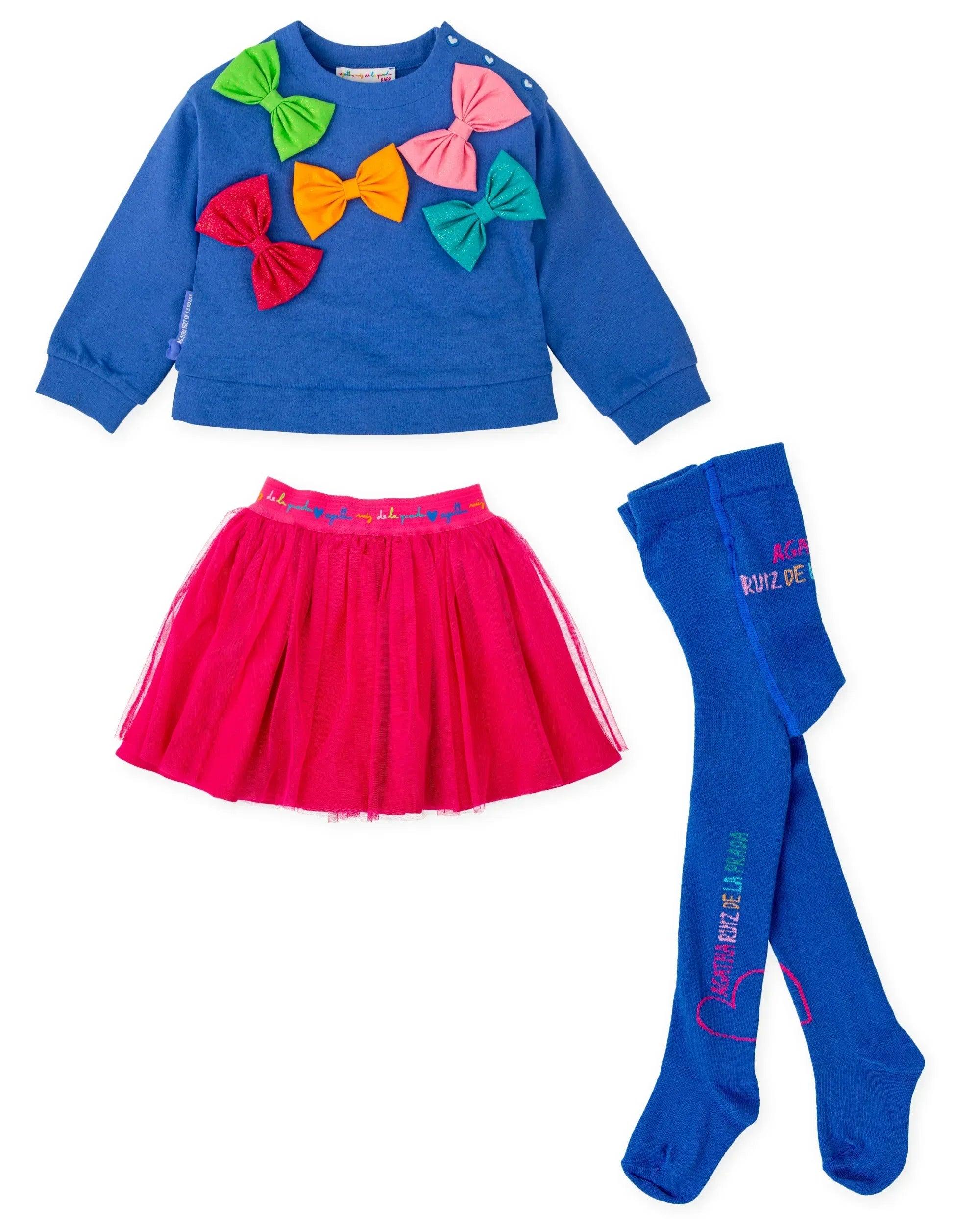 Conjunto infantil sudadera azul con lazos, falda fucsia y leotardos azules con estampado