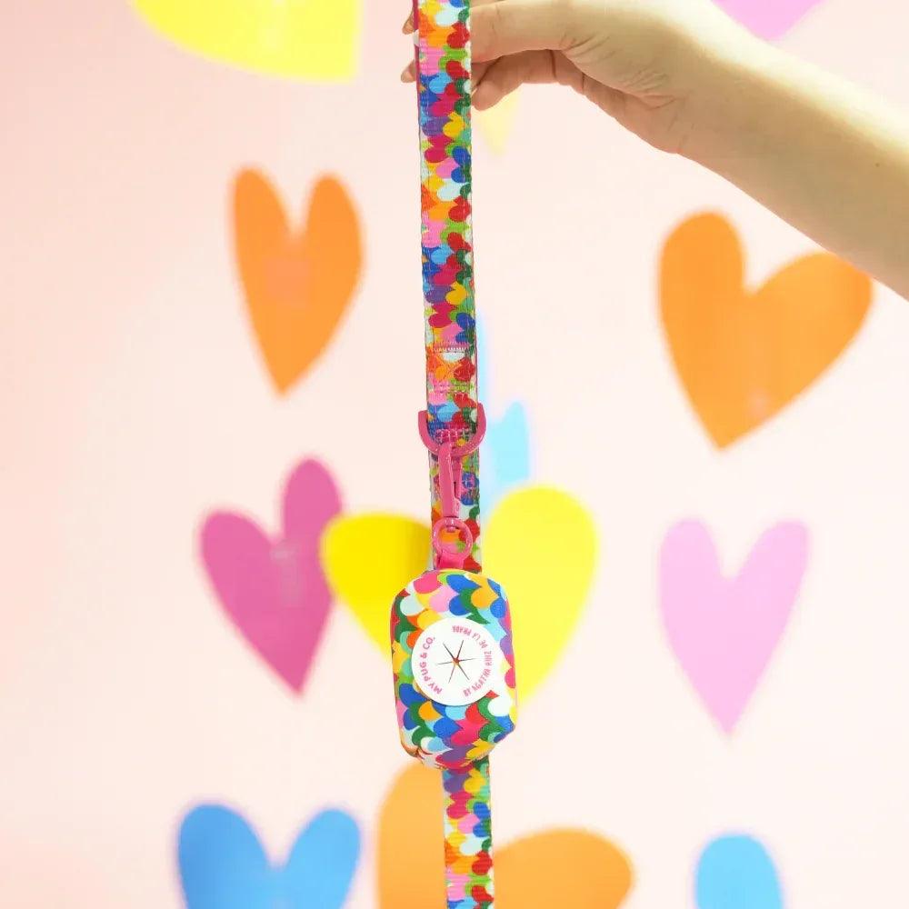 Correa pop con estampado de corazones y gancho ajustable
