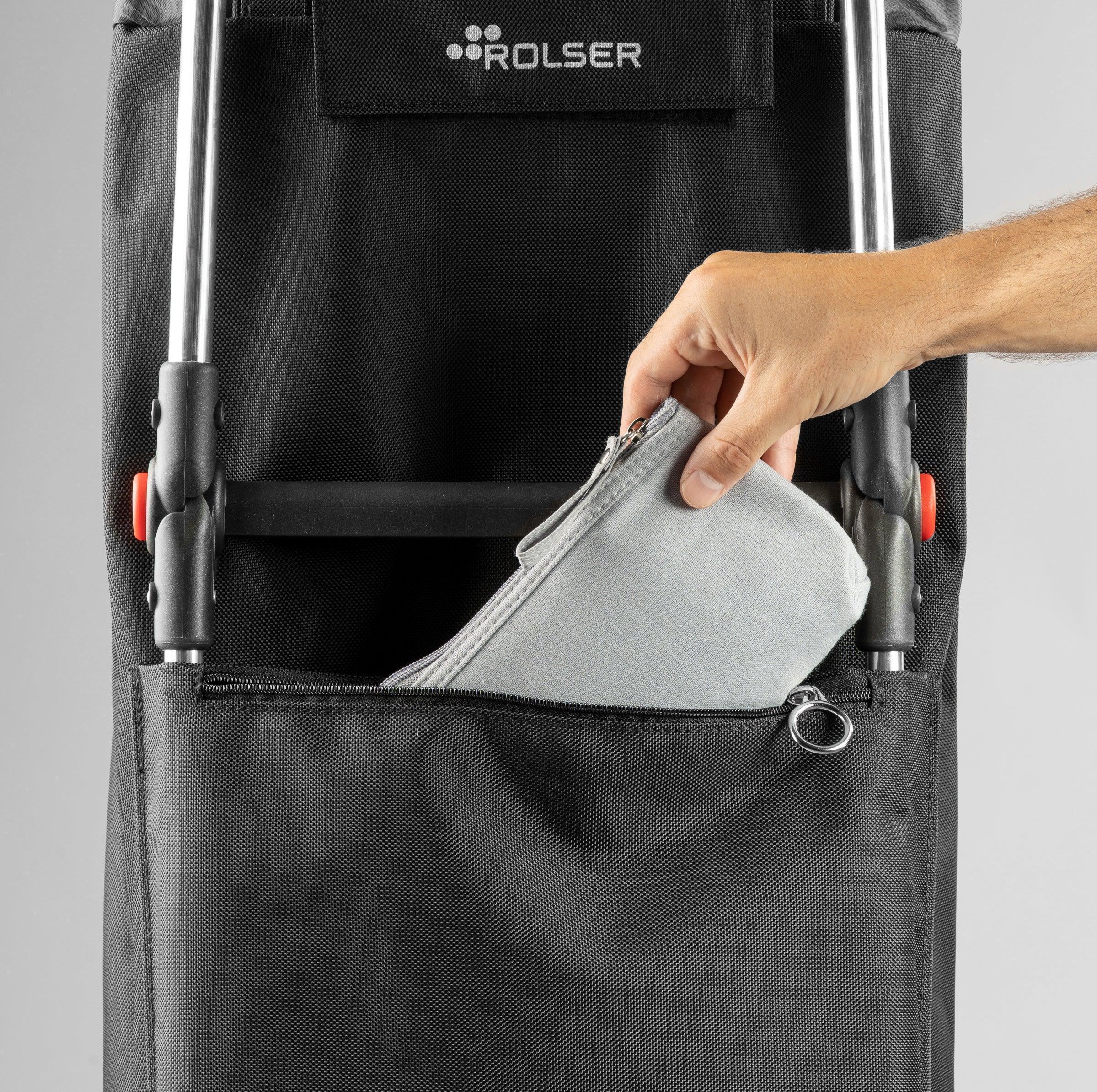 Bolsa lateral acolchada en carro plegable con cierre y etiqueta “rolser”