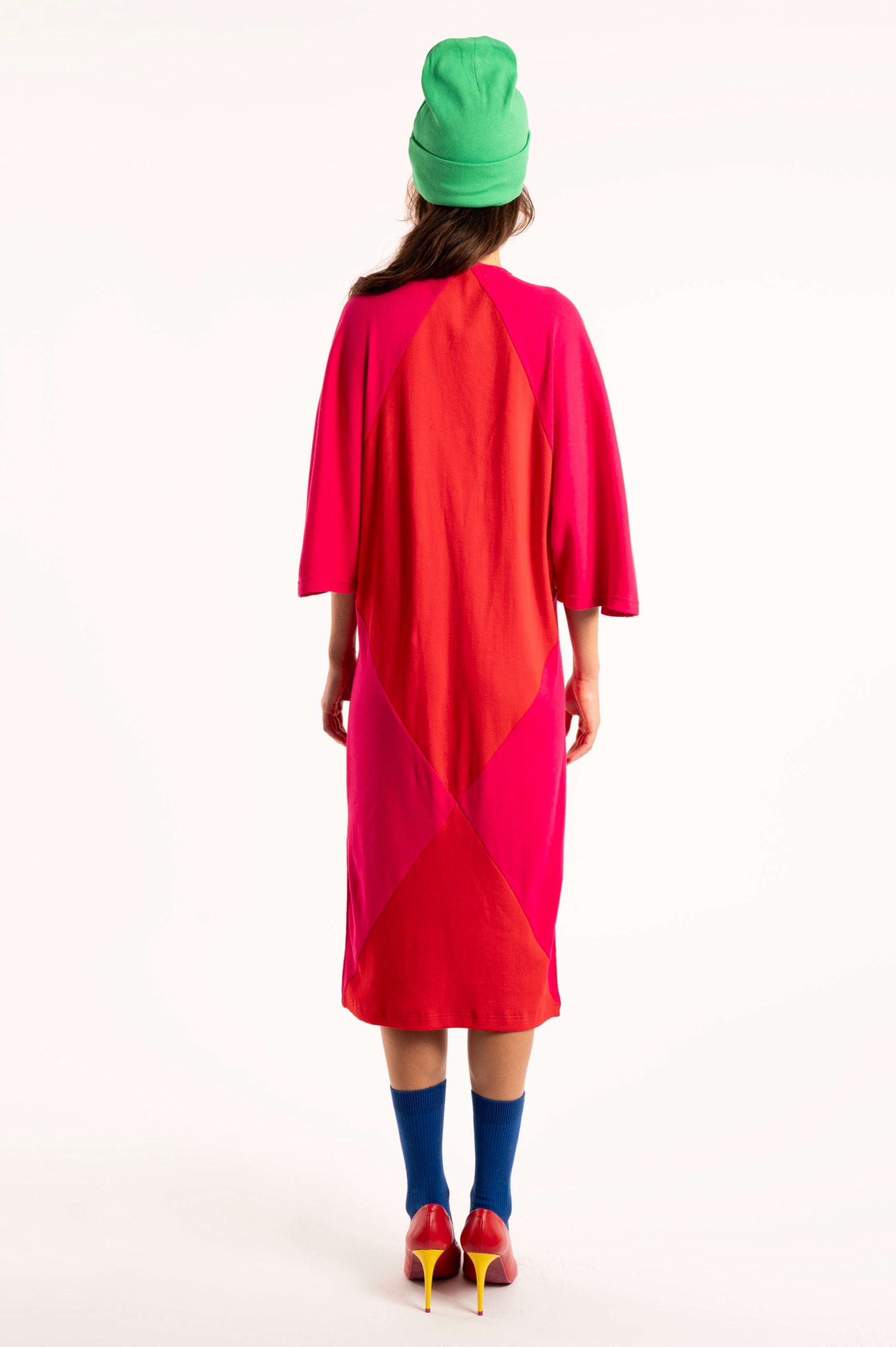 LONG FUCHSIA DRESS WITH DIAMOND PATTERN