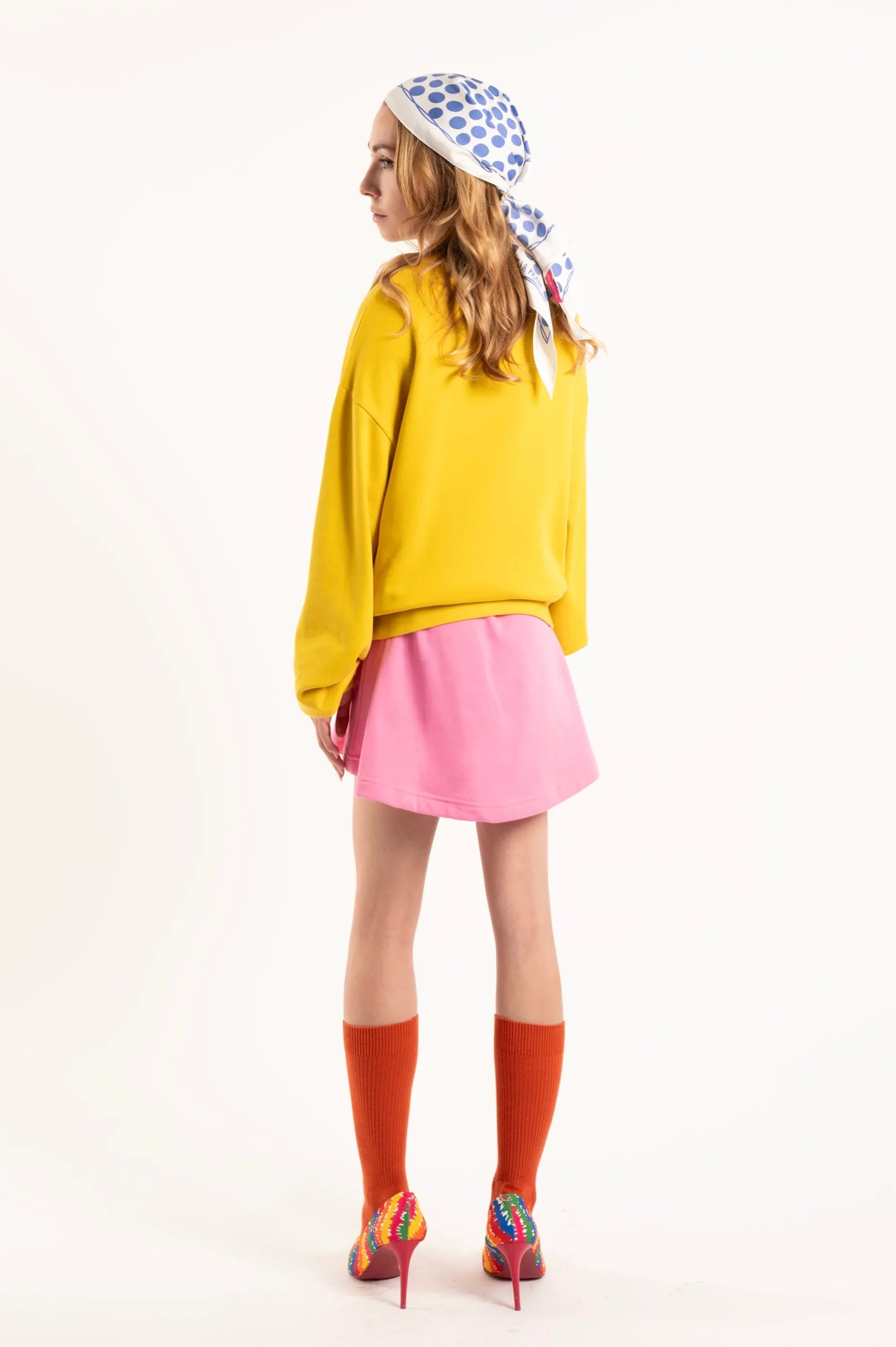 SUDADERA MUJER MOSTAZA FLOR FUCSIA - Agatha Ruiz de la Prada