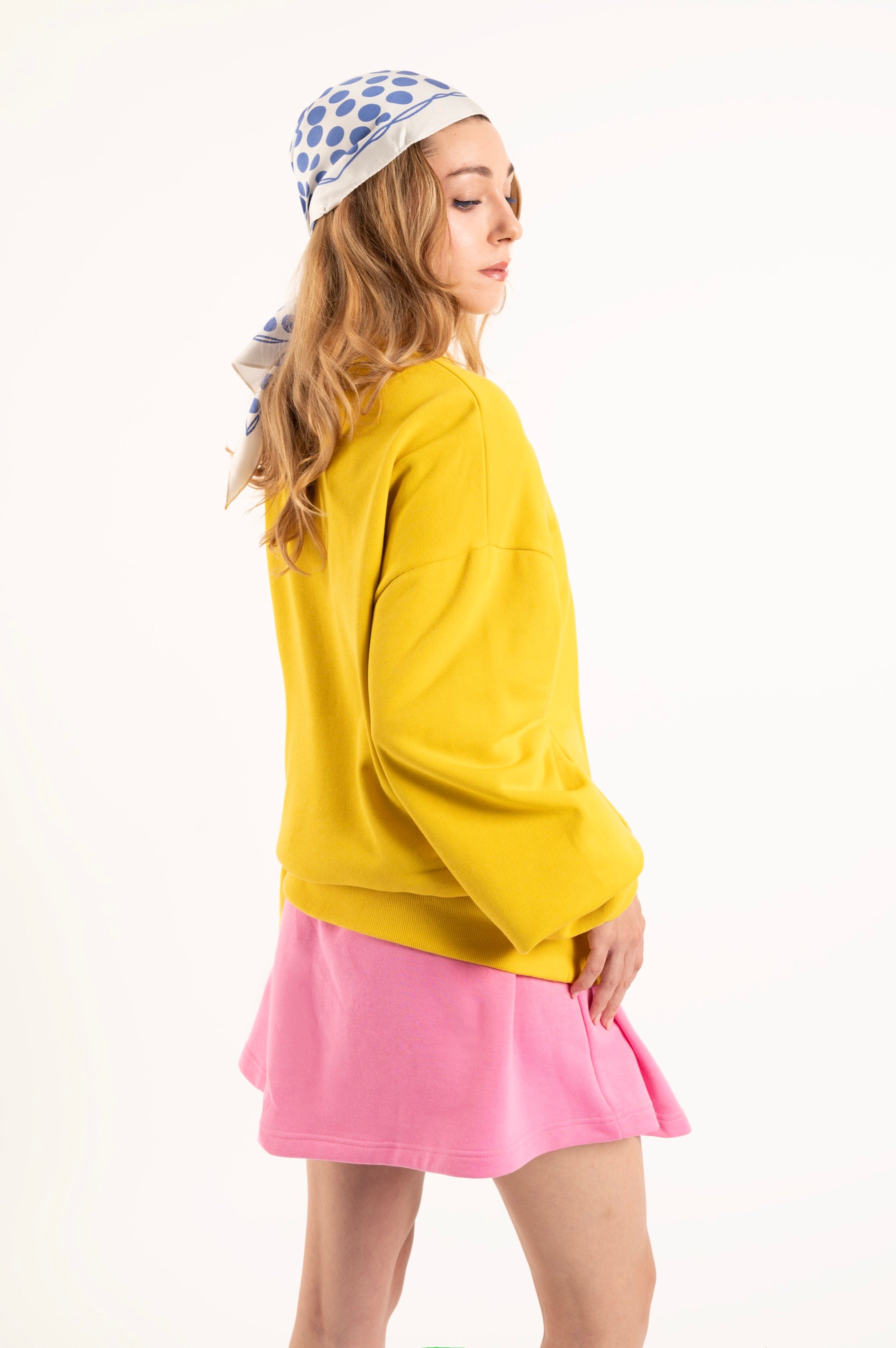 Sweat femme moutarde fleur fuchsia