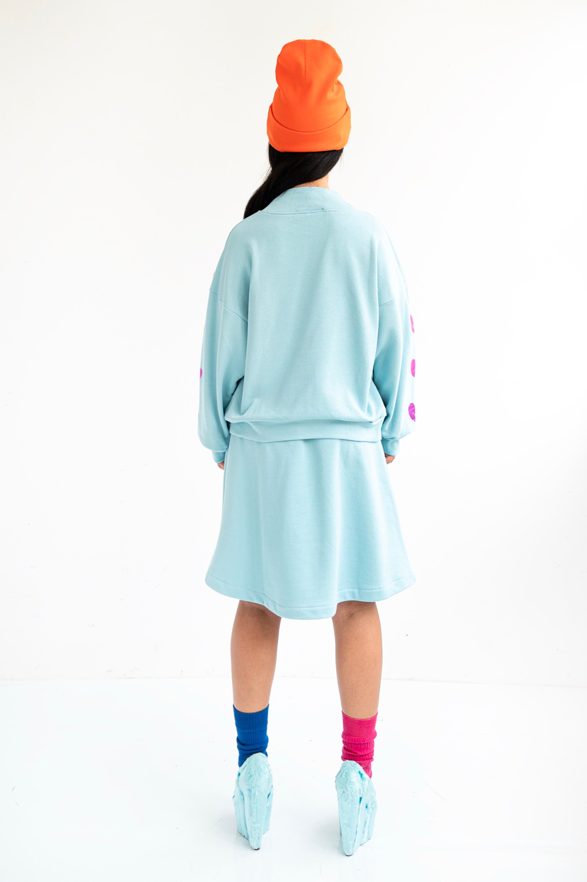 Sweat-shirt bleu cœurs manches