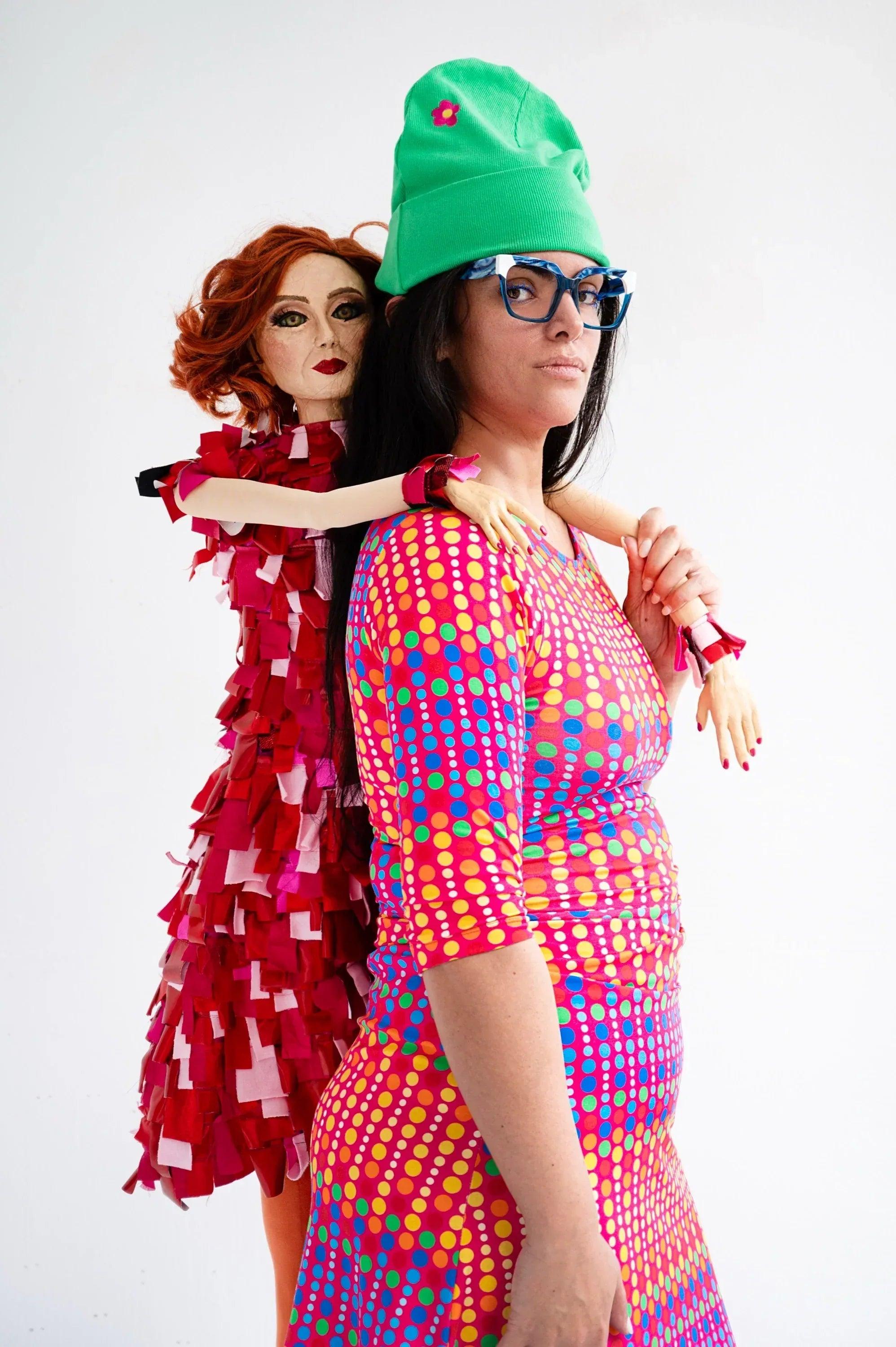 Vestido de topitos multicolor con manga tres cuartos y falda midi