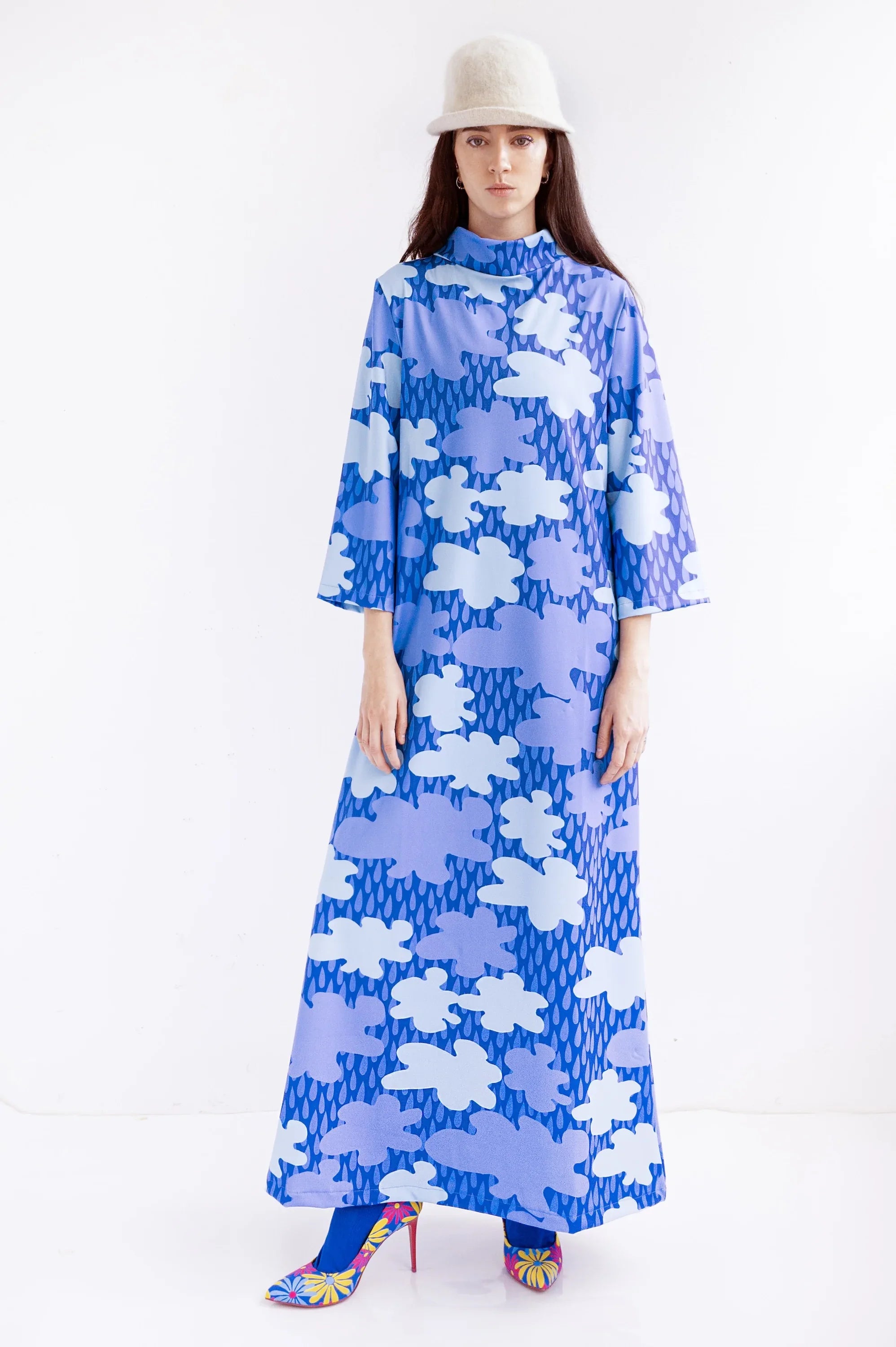 VESTIDO LARGO ESTAMPADO NUBES AZUL - Agatha Ruiz de la Prada