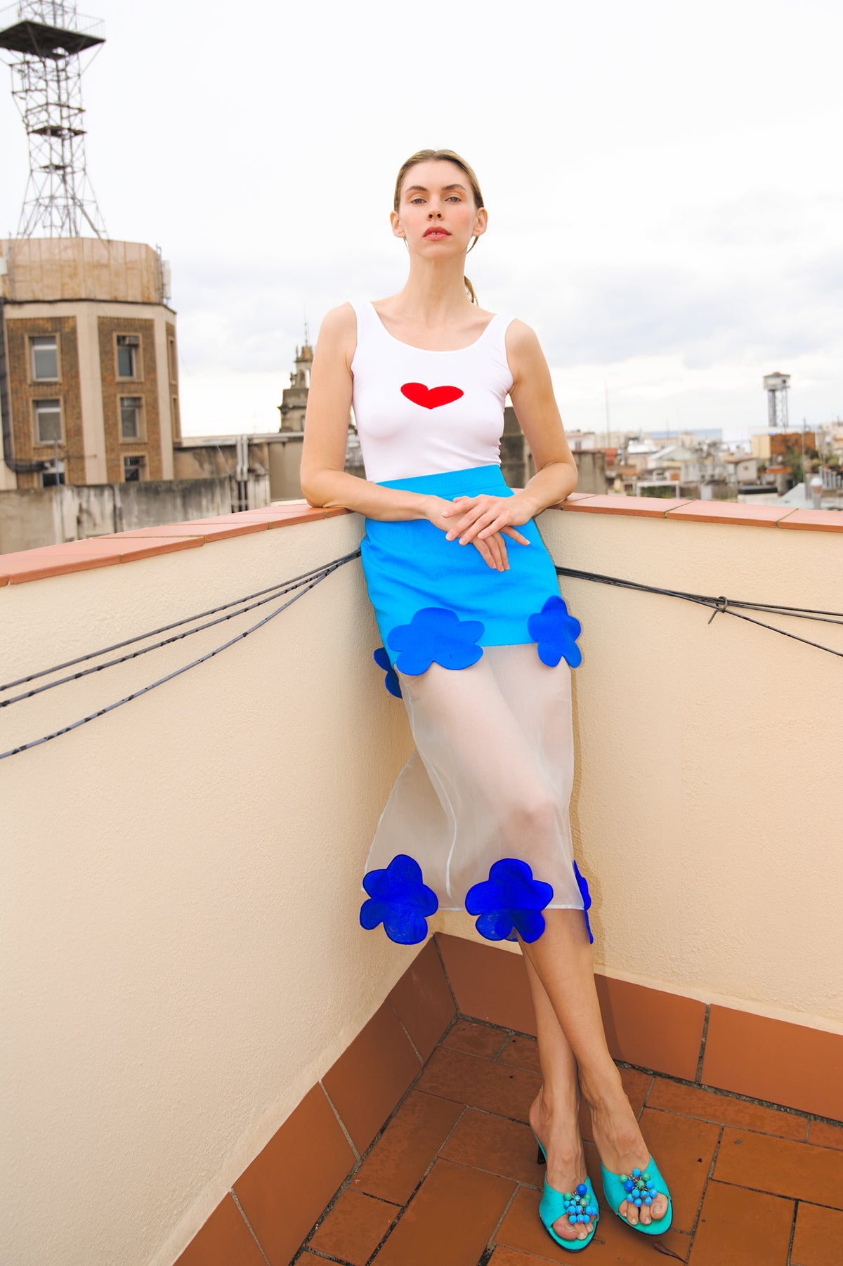 FALDA DESFILE AZUL TRANPARENCIAS NUBE