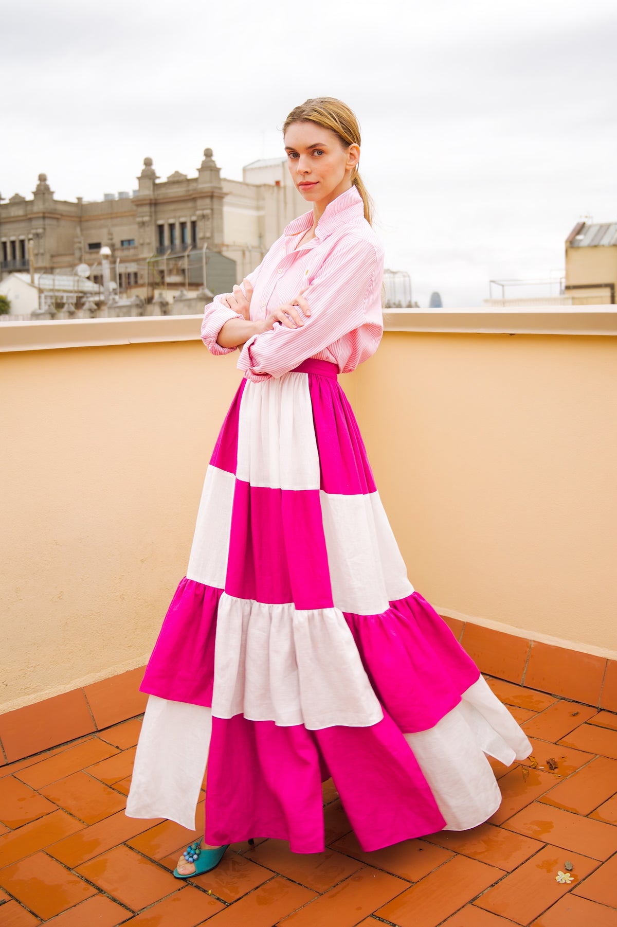 FALDA DESFILE LARGA DAMERA FUCSIA Y BLANCA