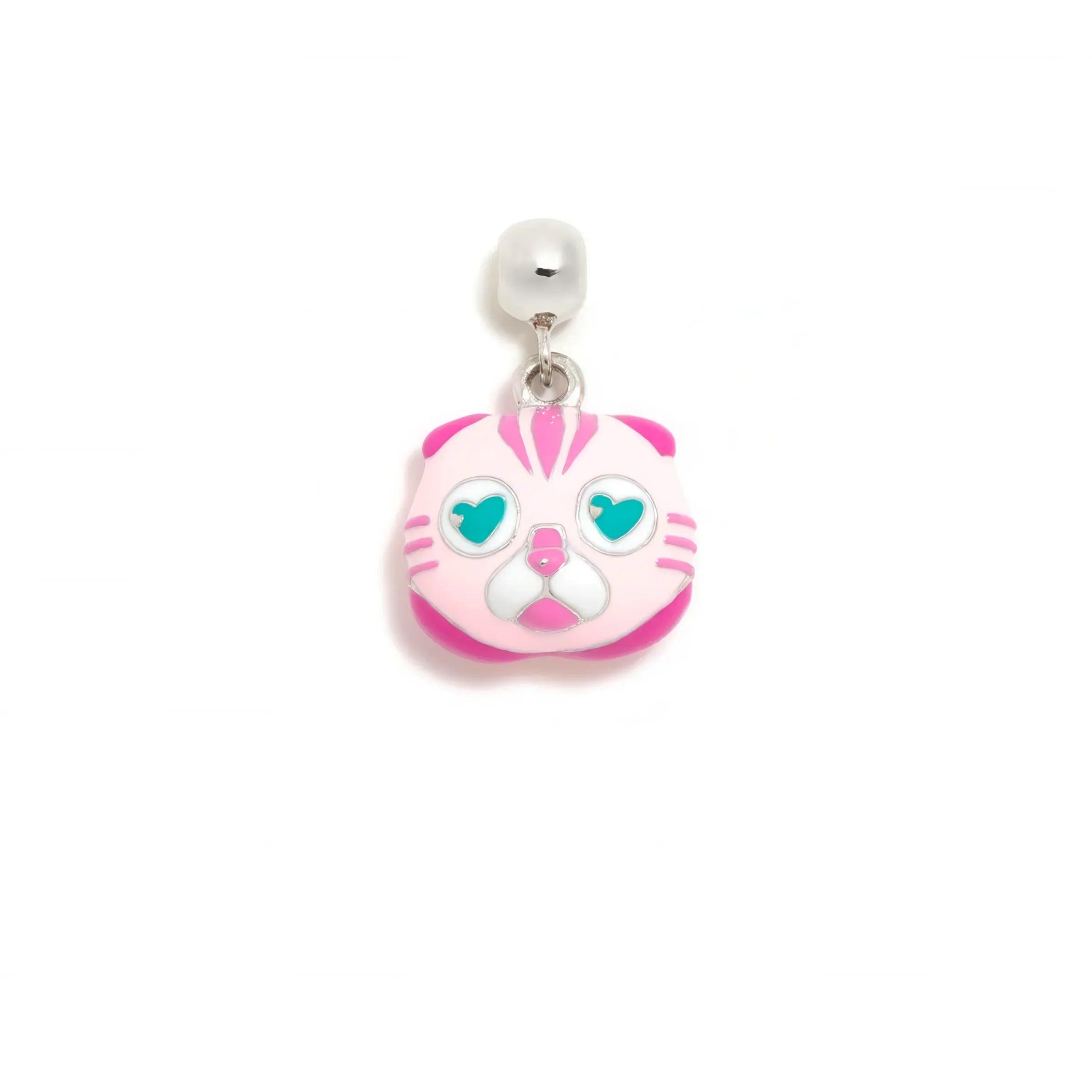 Encanto de gato colgante rosa con ojos con corazón verdes, sin cadena
