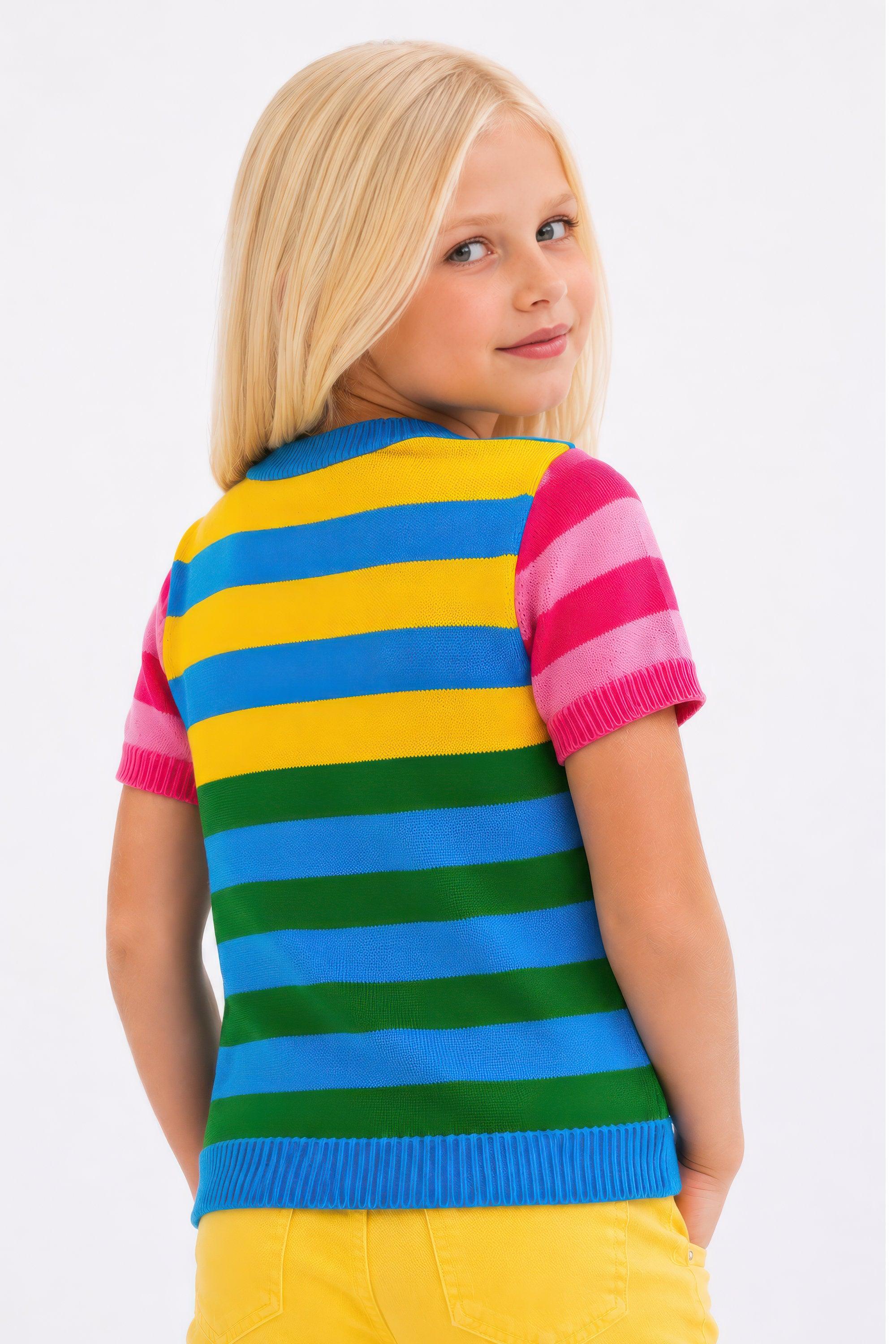 Jersey de rayas multicolor con cuello azul y mangas fucsia