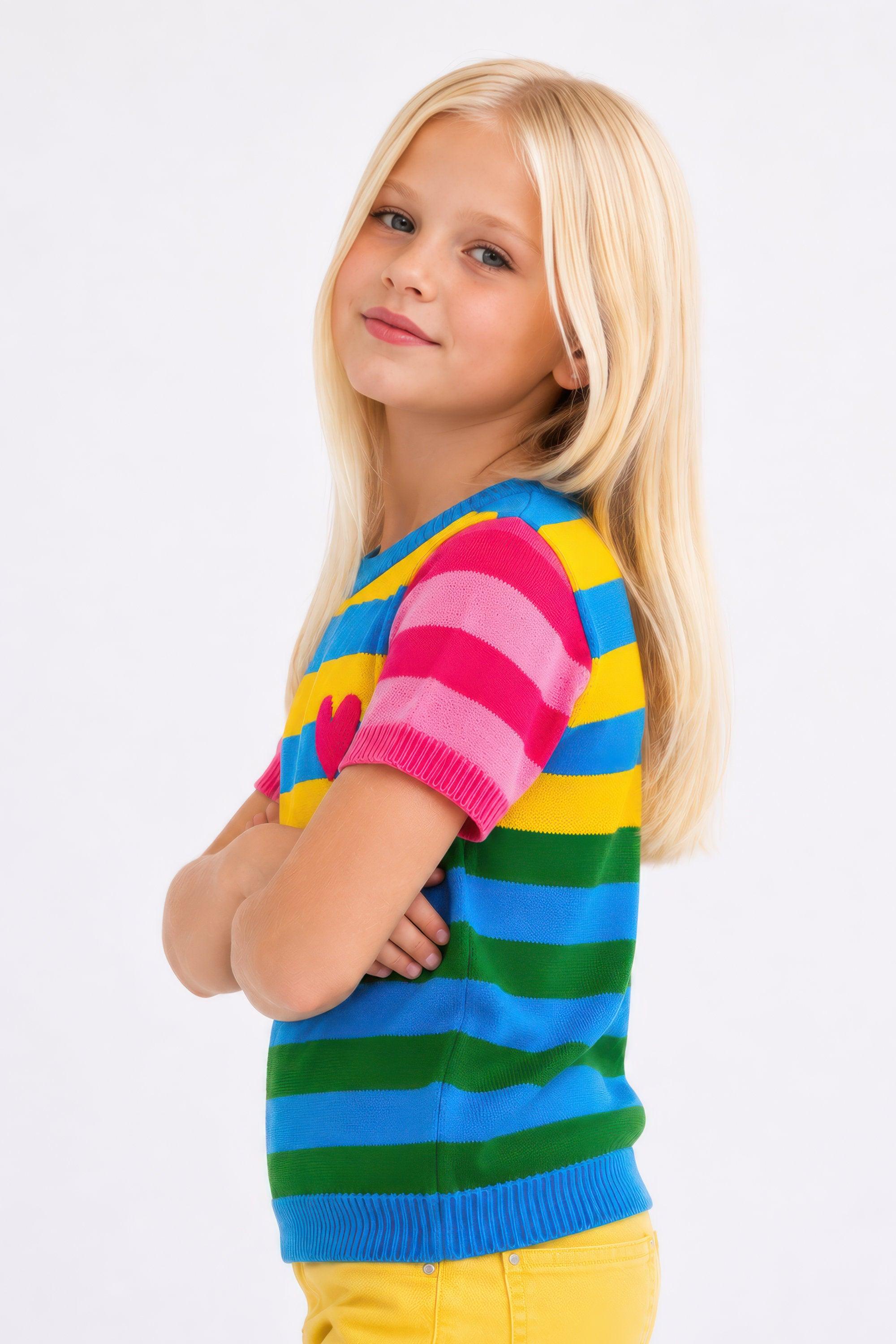 Jersey de rayas multicolor con corazón fucsia en el pecho