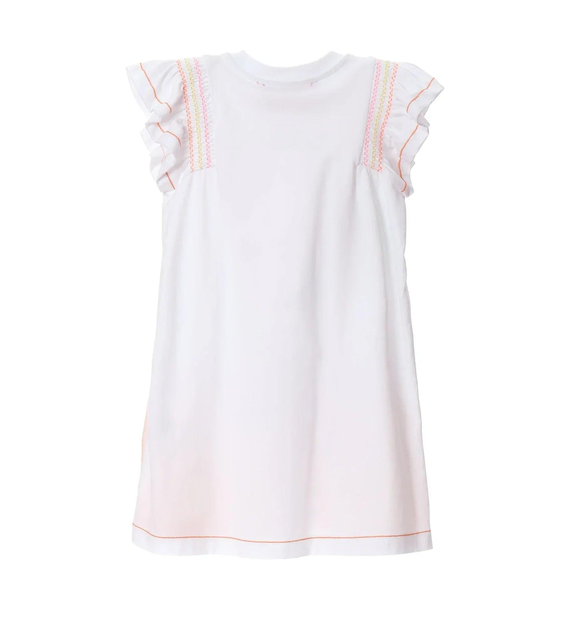 Vestido blanco liso con volantes en mangas y bordado de ribete rosa en el bajo